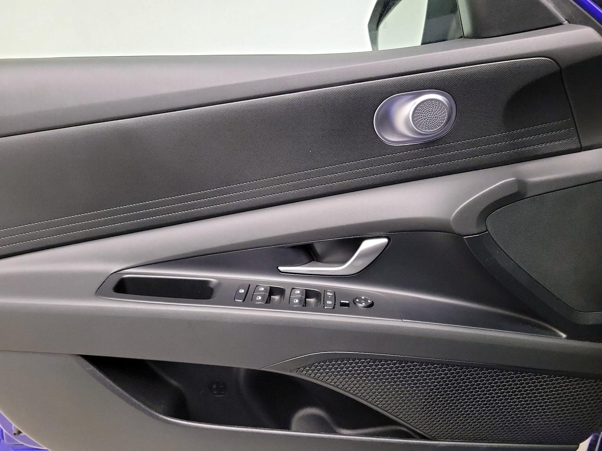 Thumbnail: 2024 Hyundai Elantra - 12