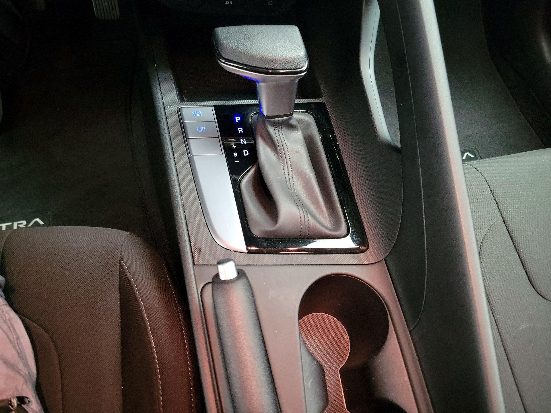 Thumbnail: 2024 Hyundai Elantra - 18