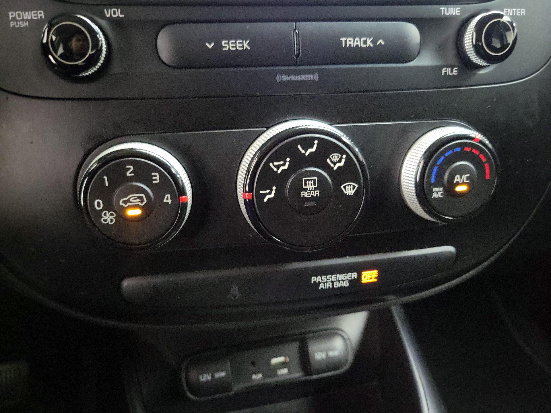 Thumbnail: 2019 Kia Soul - 16