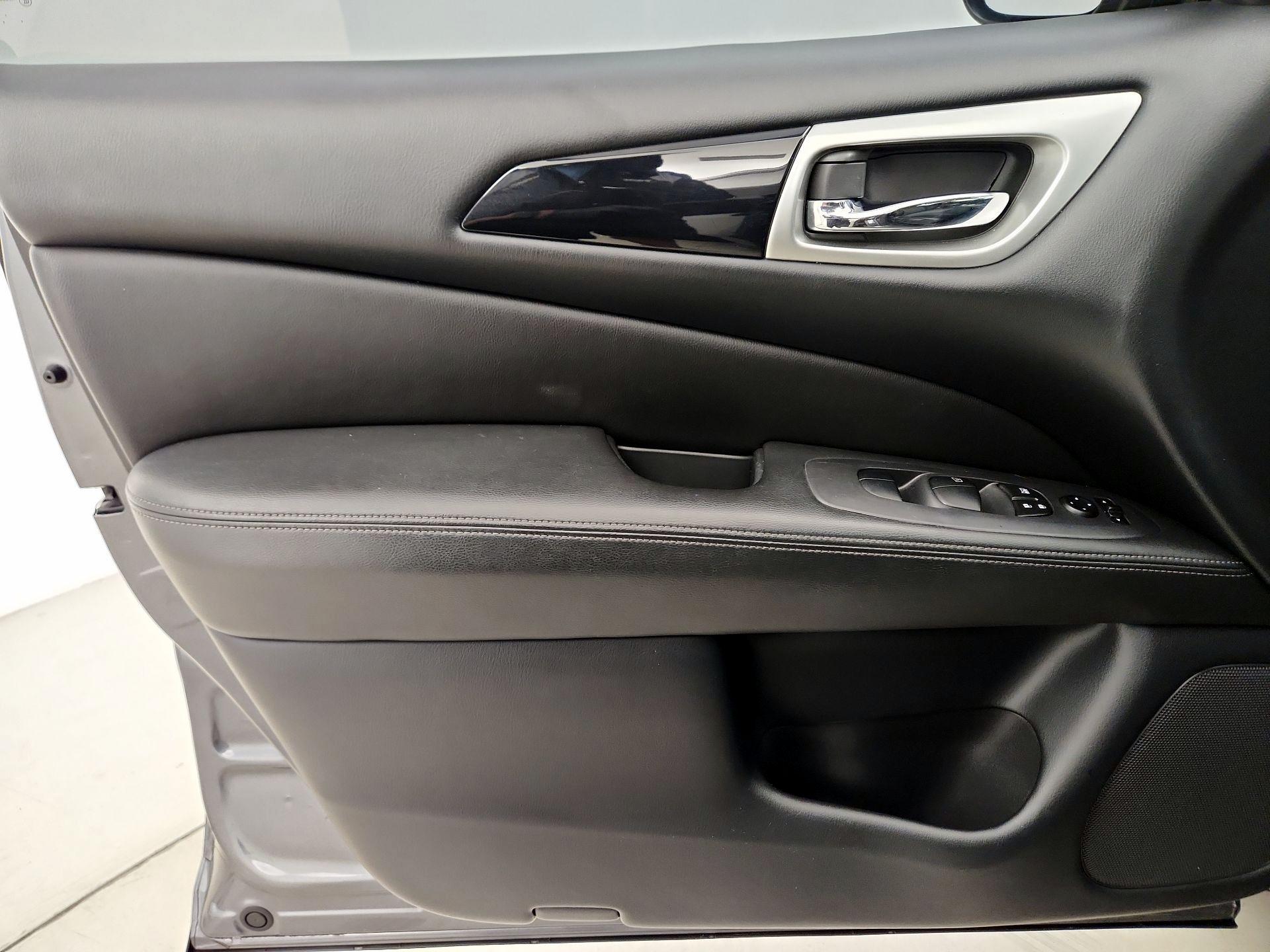 Thumbnail: 2018 Nissan Pathfinder - 12