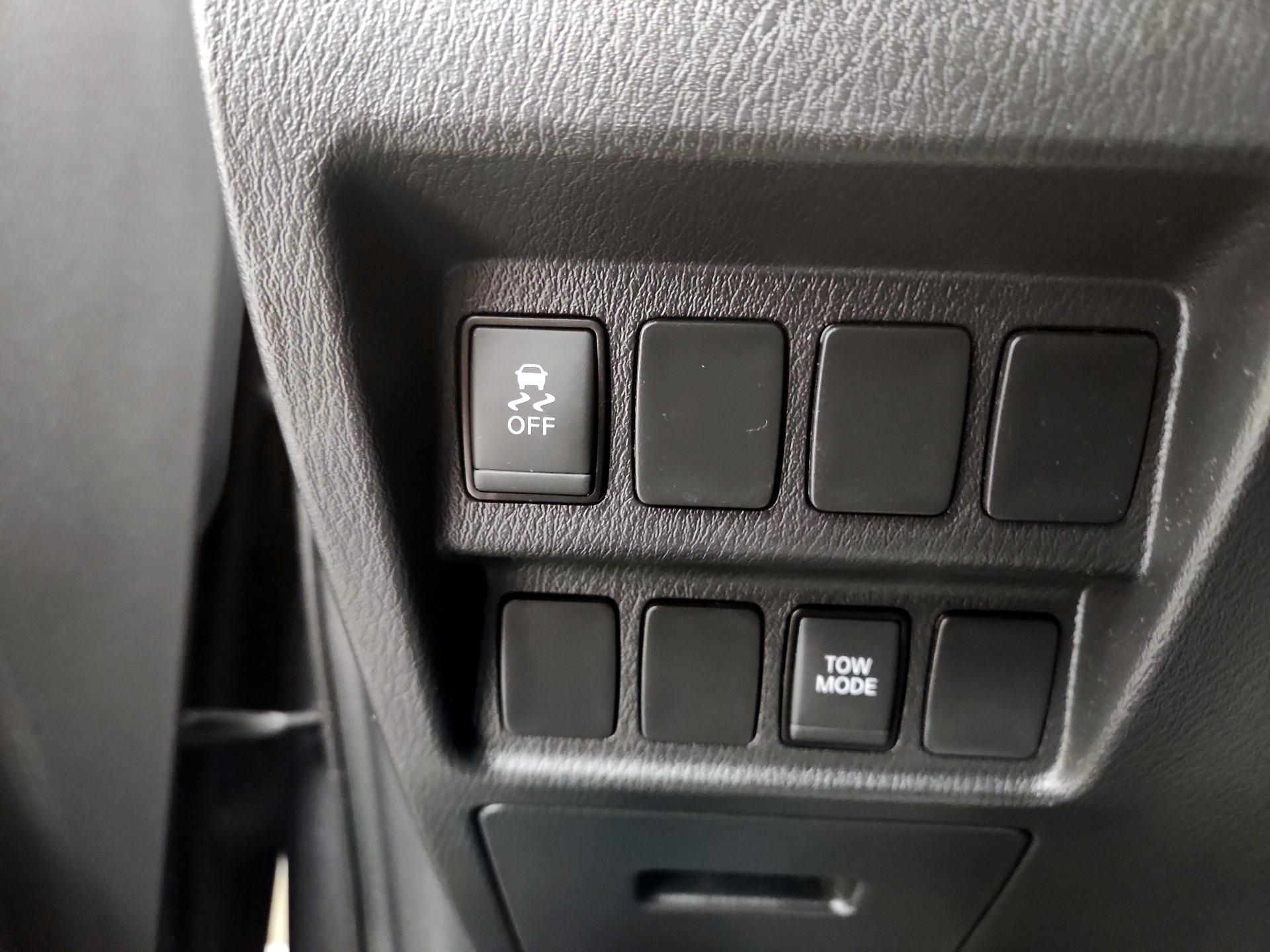 Thumbnail: 2018 Nissan Pathfinder - 13