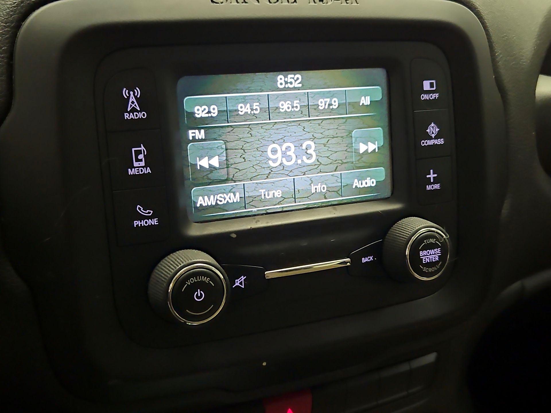 Thumbnail: 2015 Jeep Renegade - 15