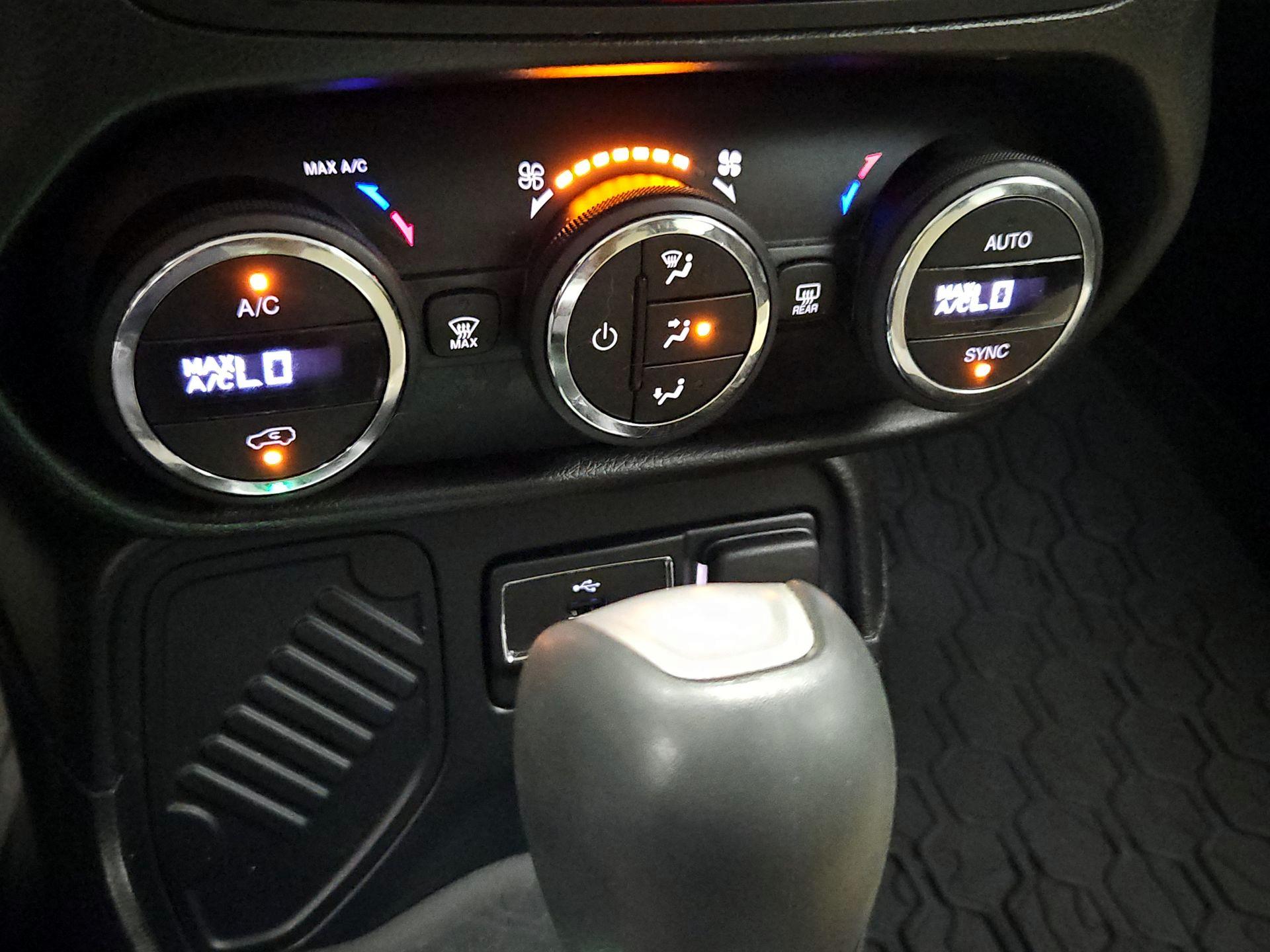 Thumbnail: 2015 Jeep Renegade - 16