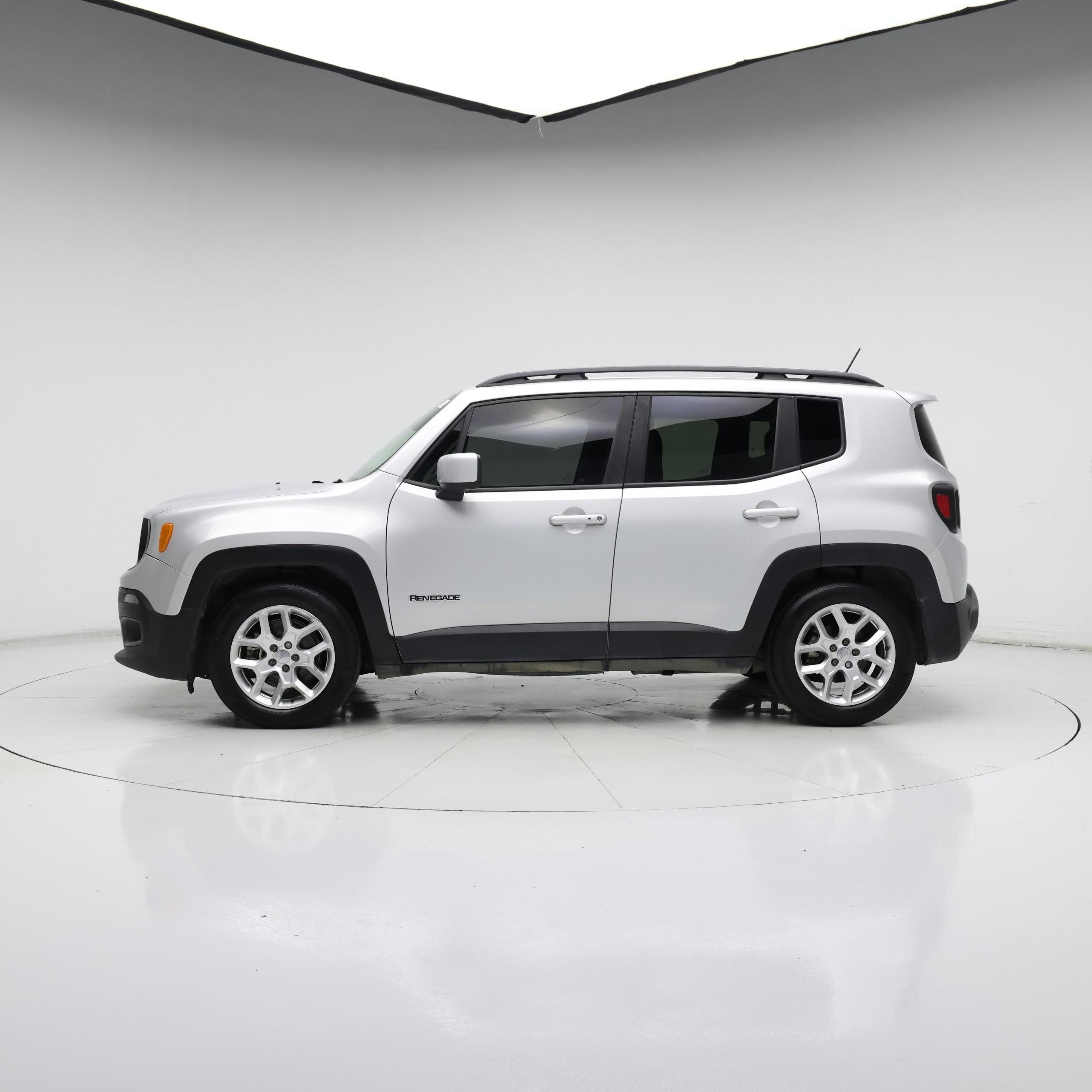Thumbnail: 2015 Jeep Renegade - 3