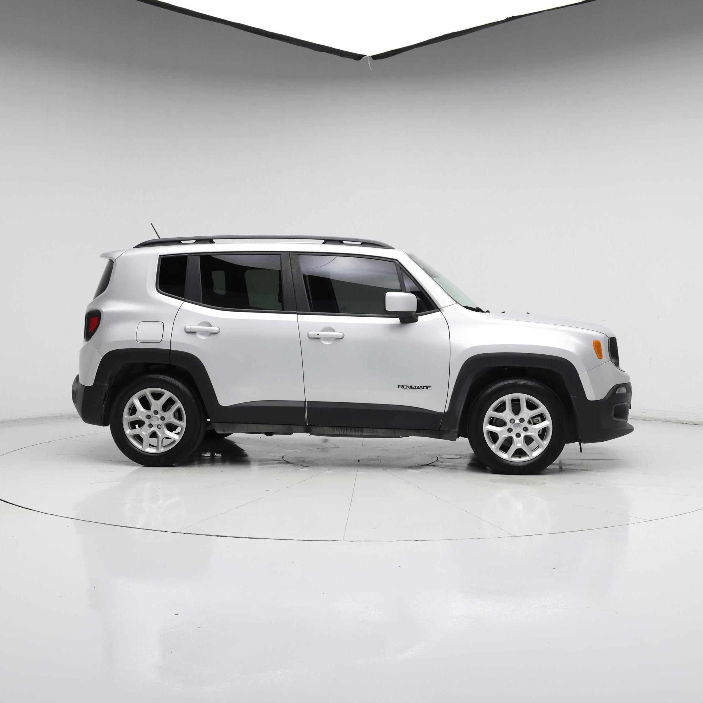 Thumbnail: 2015 Jeep Renegade - 7