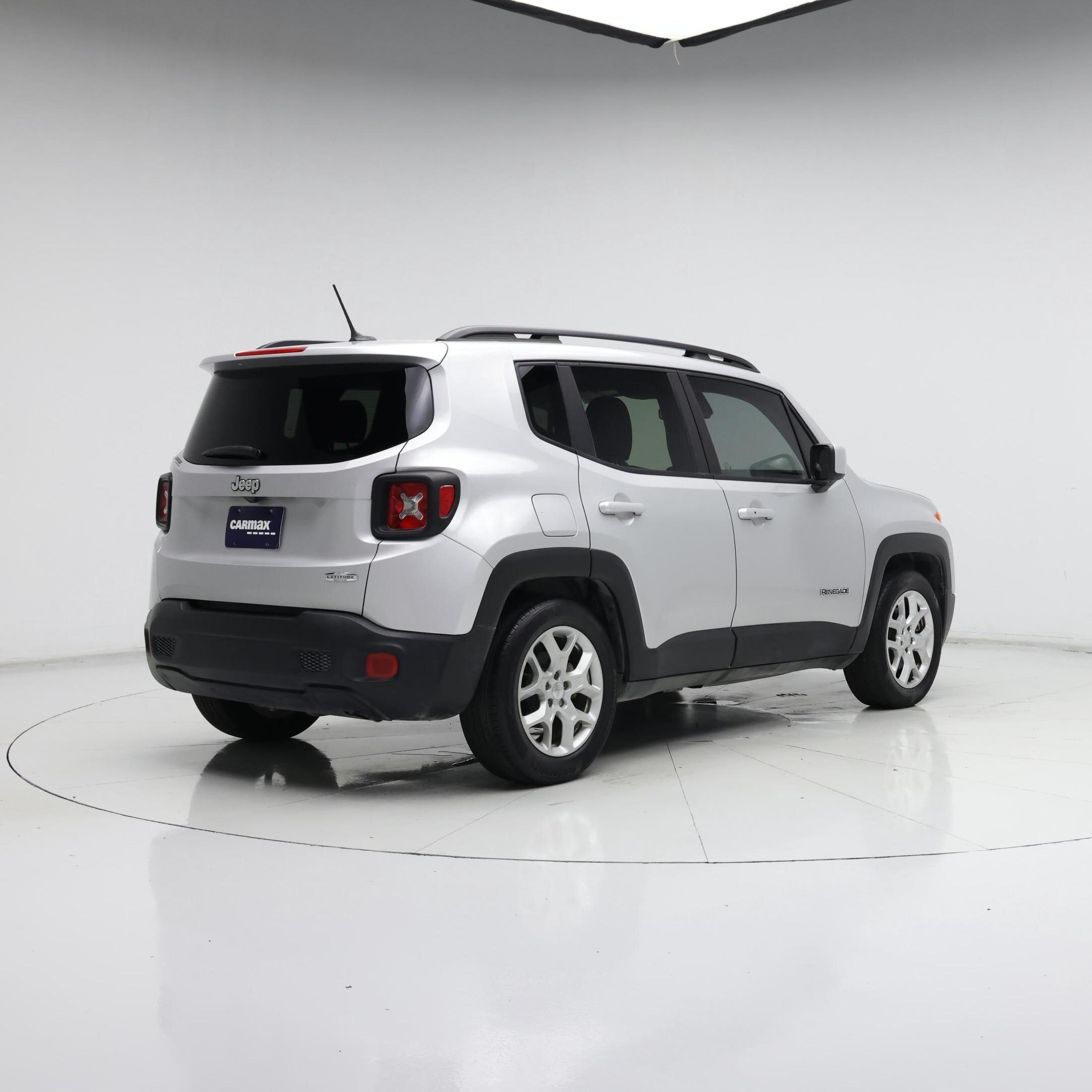 Thumbnail: 2015 Jeep Renegade - 8