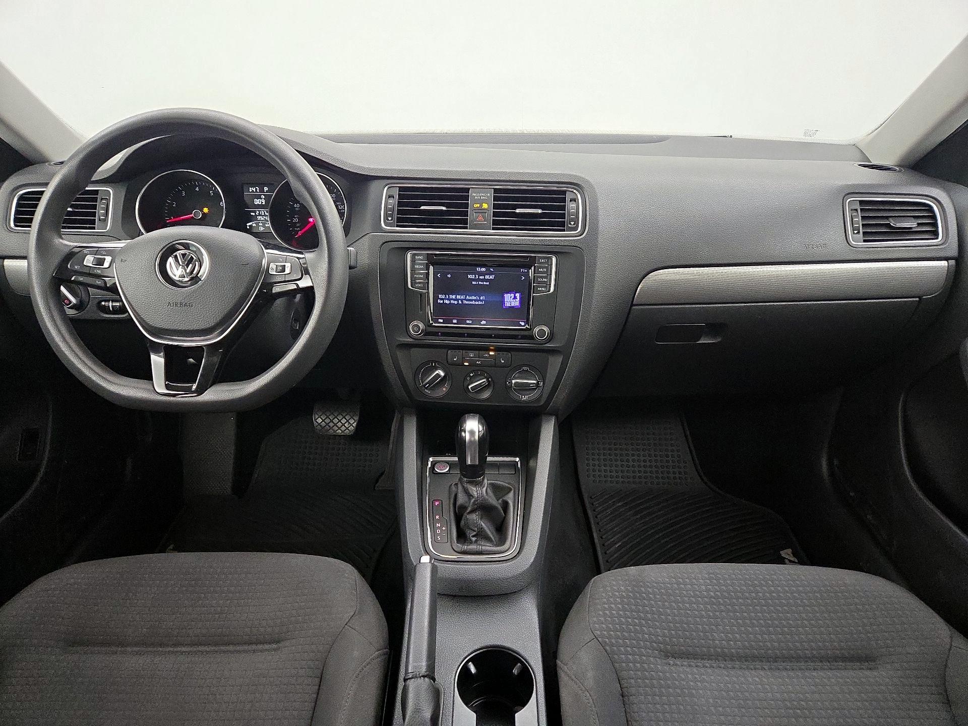 Thumbnail: 2016 Volkswagen Jetta - 9