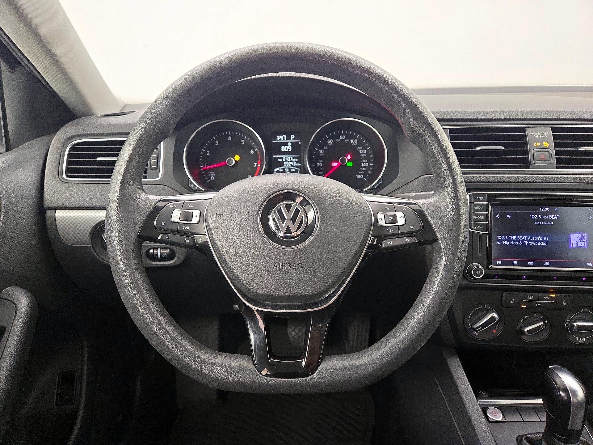 Thumbnail: 2016 Volkswagen Jetta - 10