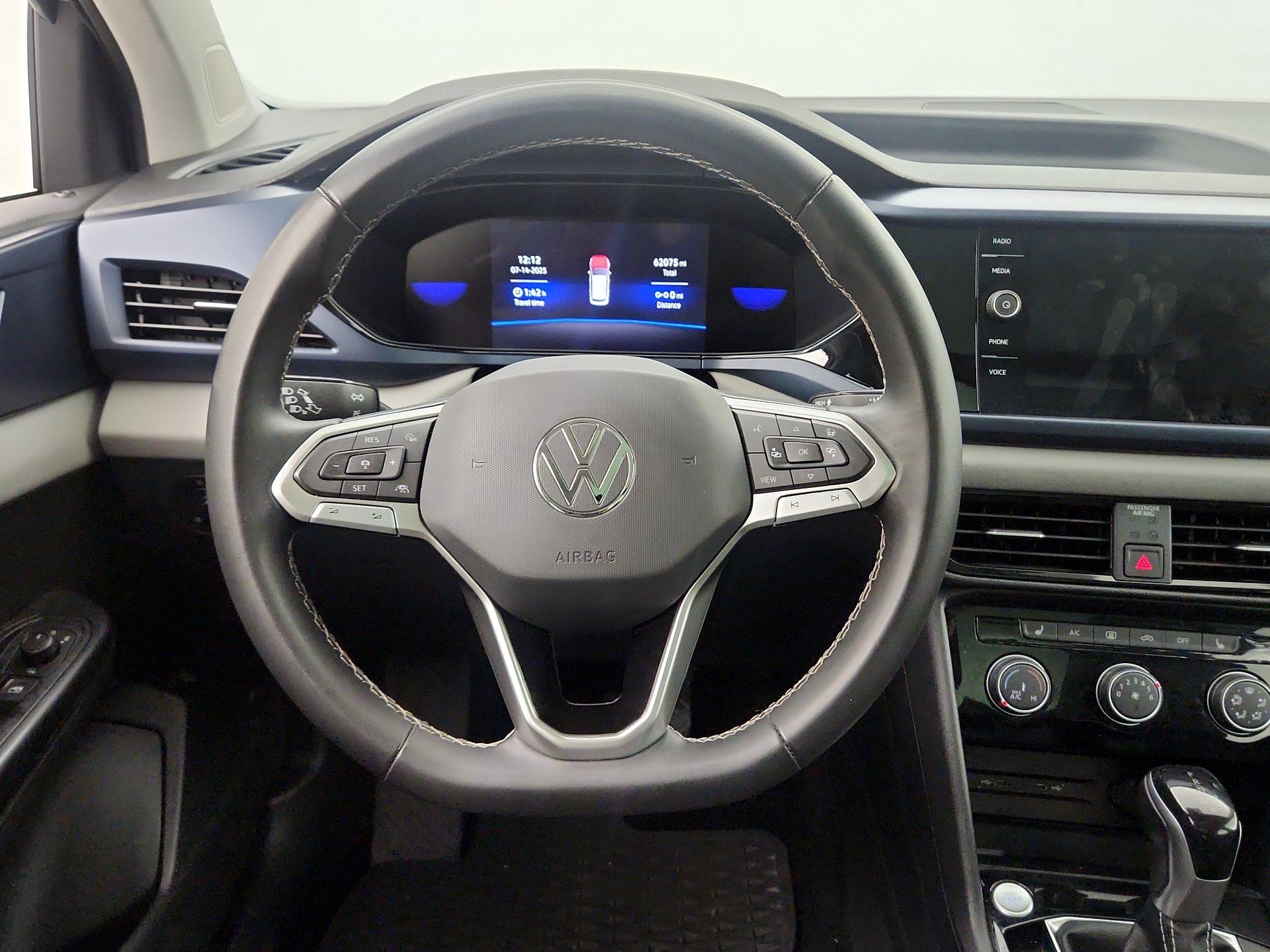 Thumbnail: 2023 Volkswagen Taos - 10