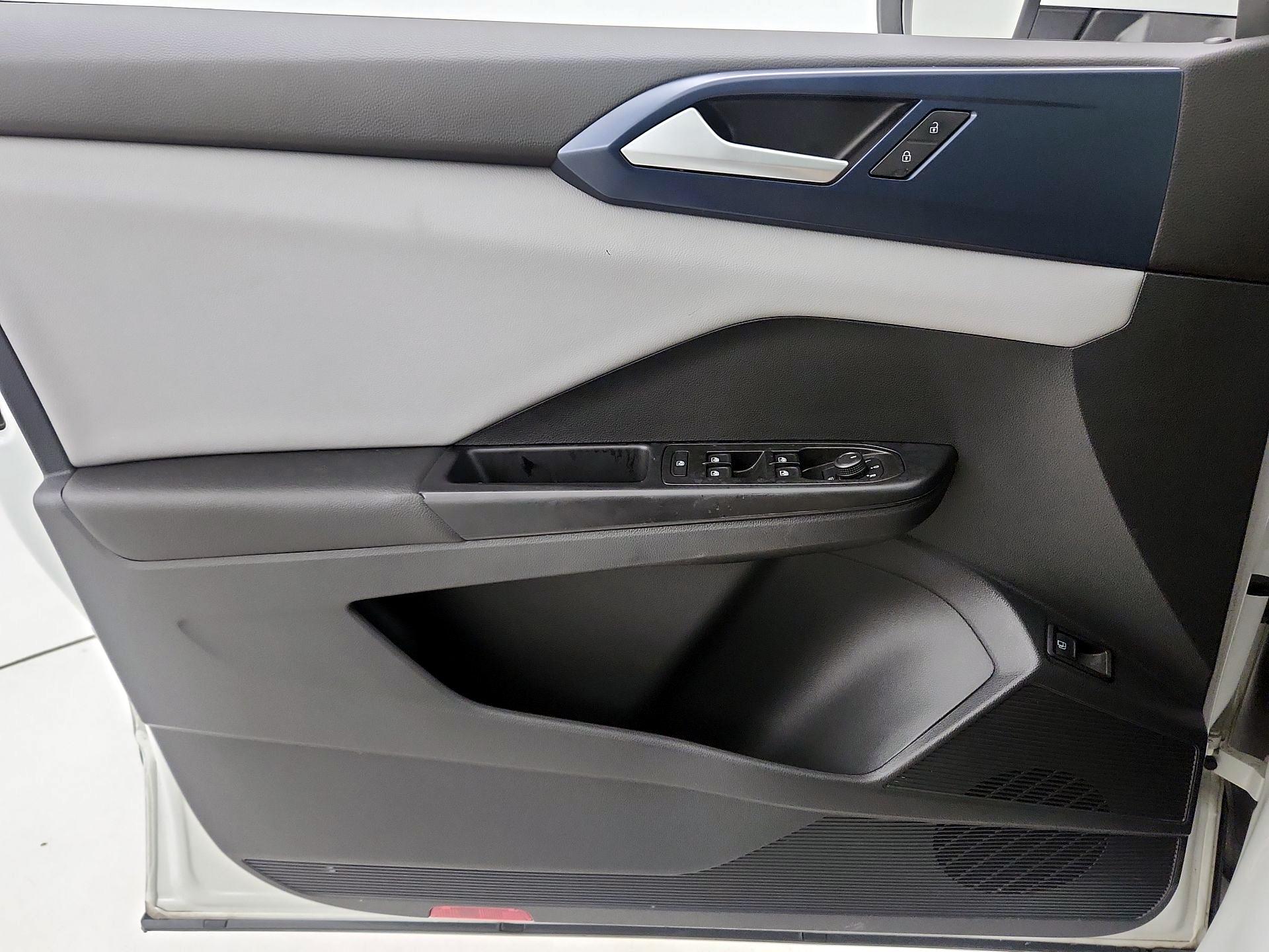 Thumbnail: 2023 Volkswagen Taos - 12