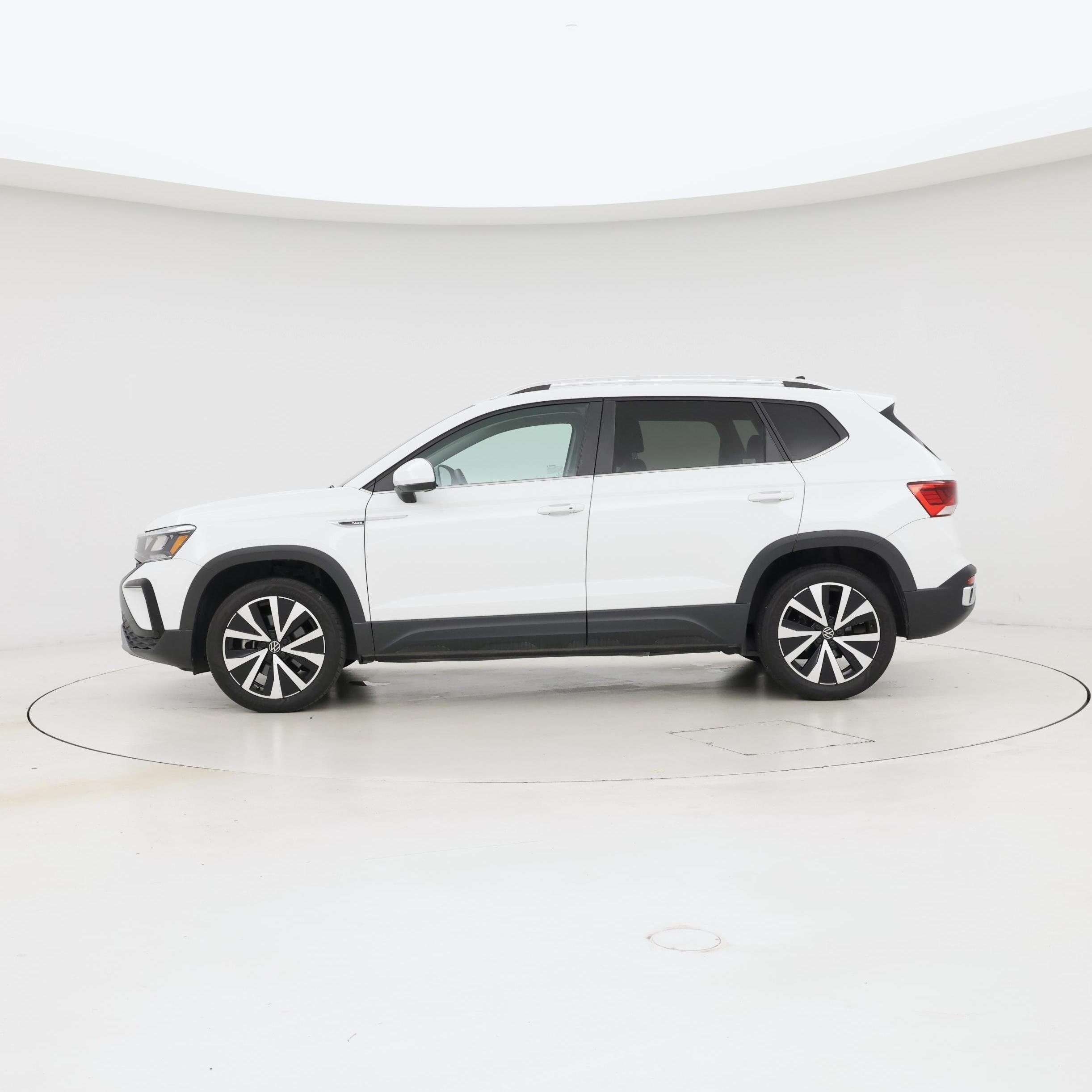 Thumbnail: 2023 Volkswagen Taos - 3