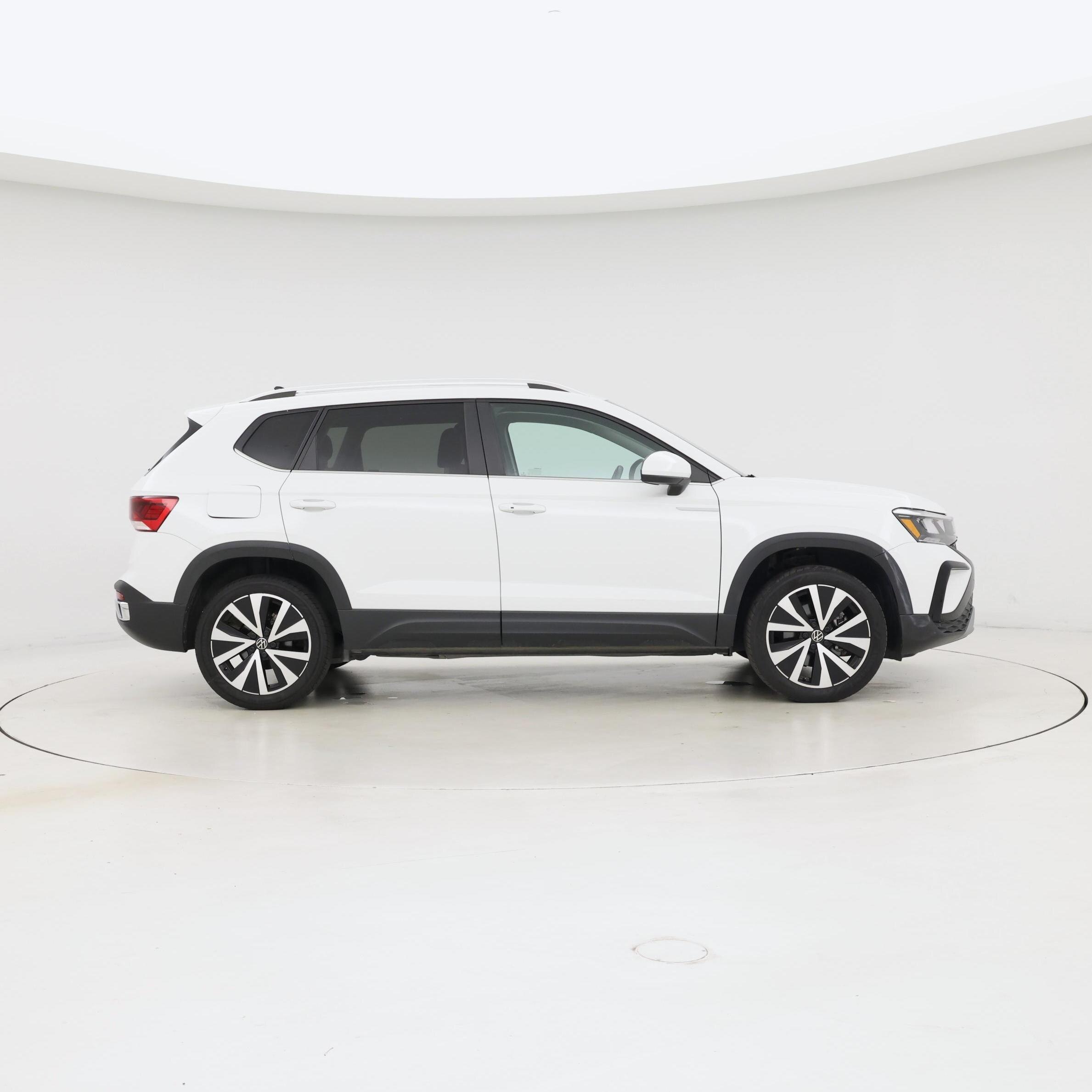 Thumbnail: 2023 Volkswagen Taos - 7