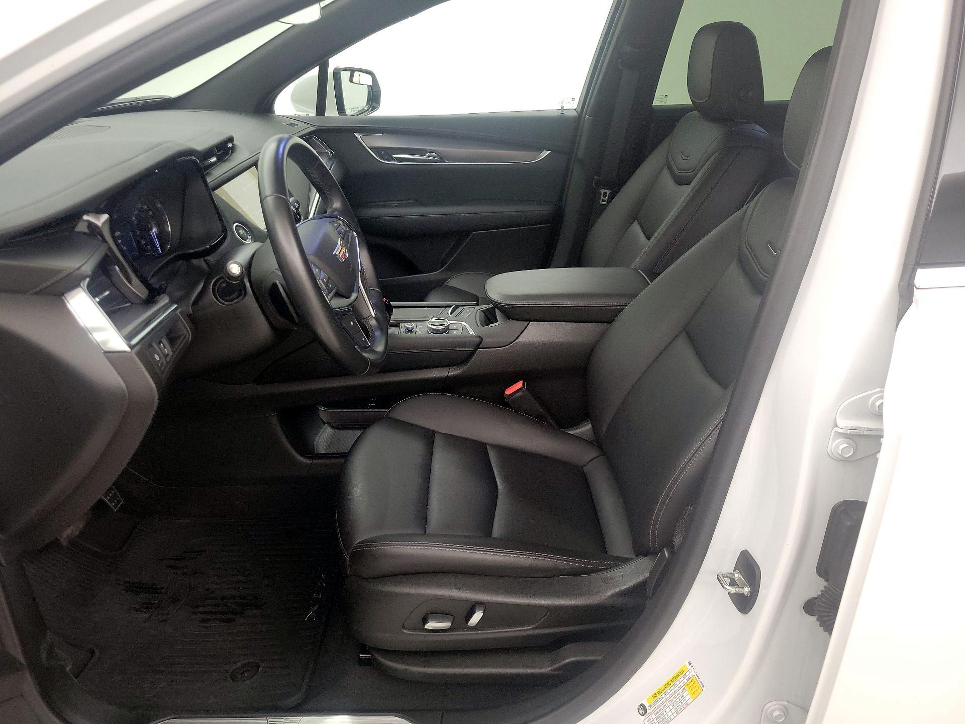 Thumbnail: 2021 Cadillac XT5 - 11