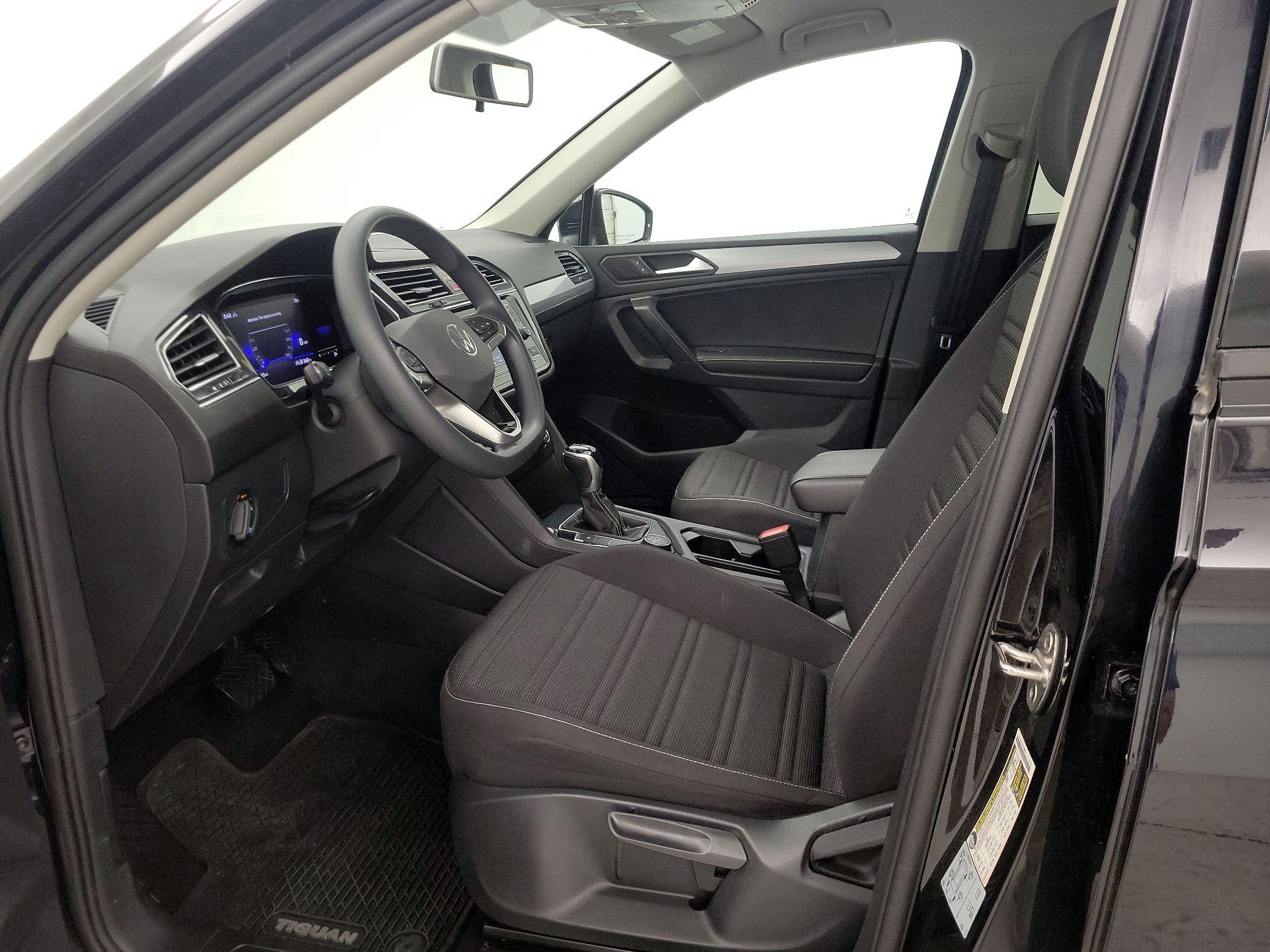 Thumbnail: 2022 Volkswagen Tiguan - 11