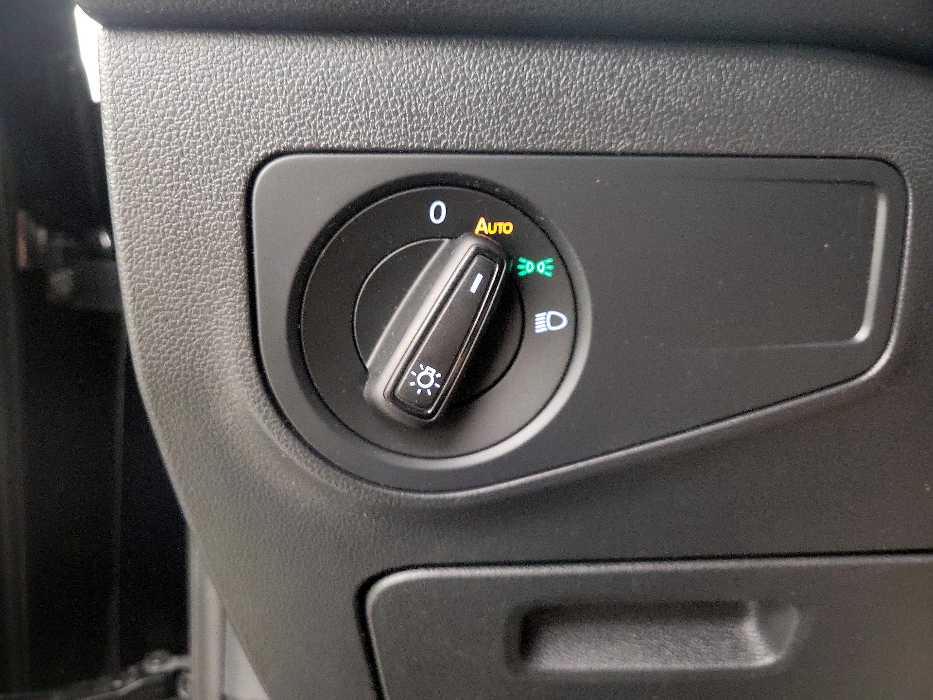 Thumbnail: 2022 Volkswagen Tiguan - 13