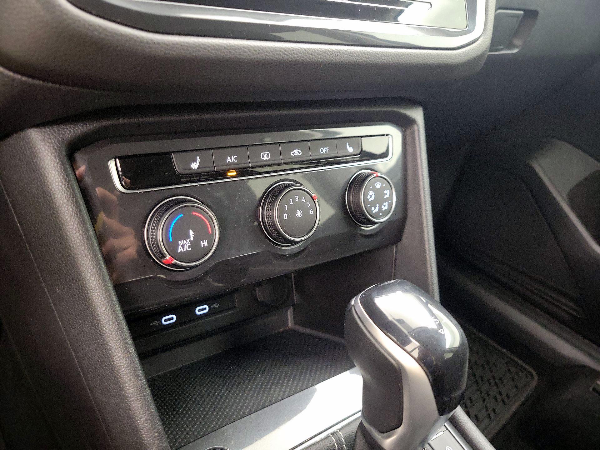 Thumbnail: 2022 Volkswagen Tiguan - 16