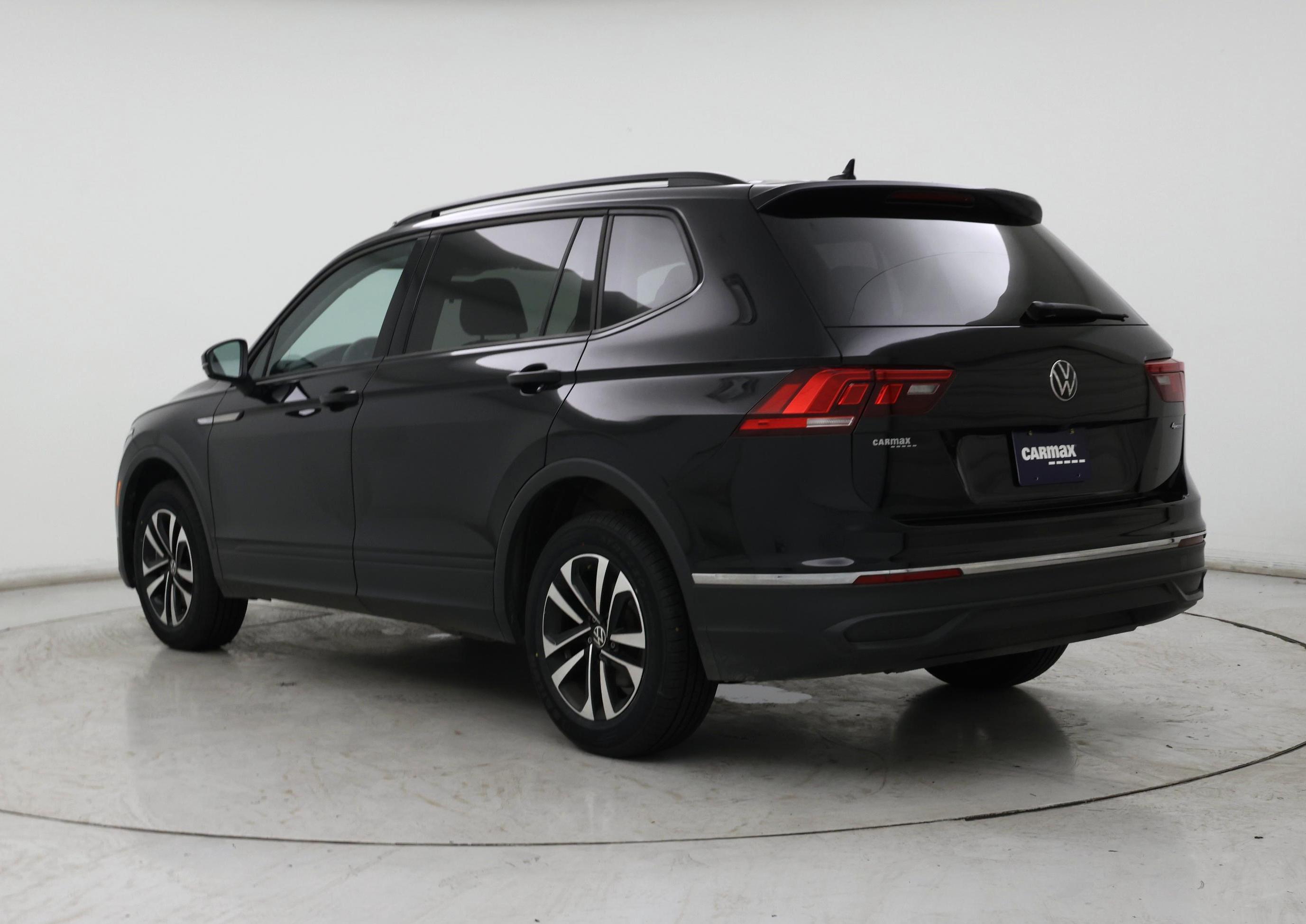 Thumbnail: 2022 Volkswagen Tiguan - 2