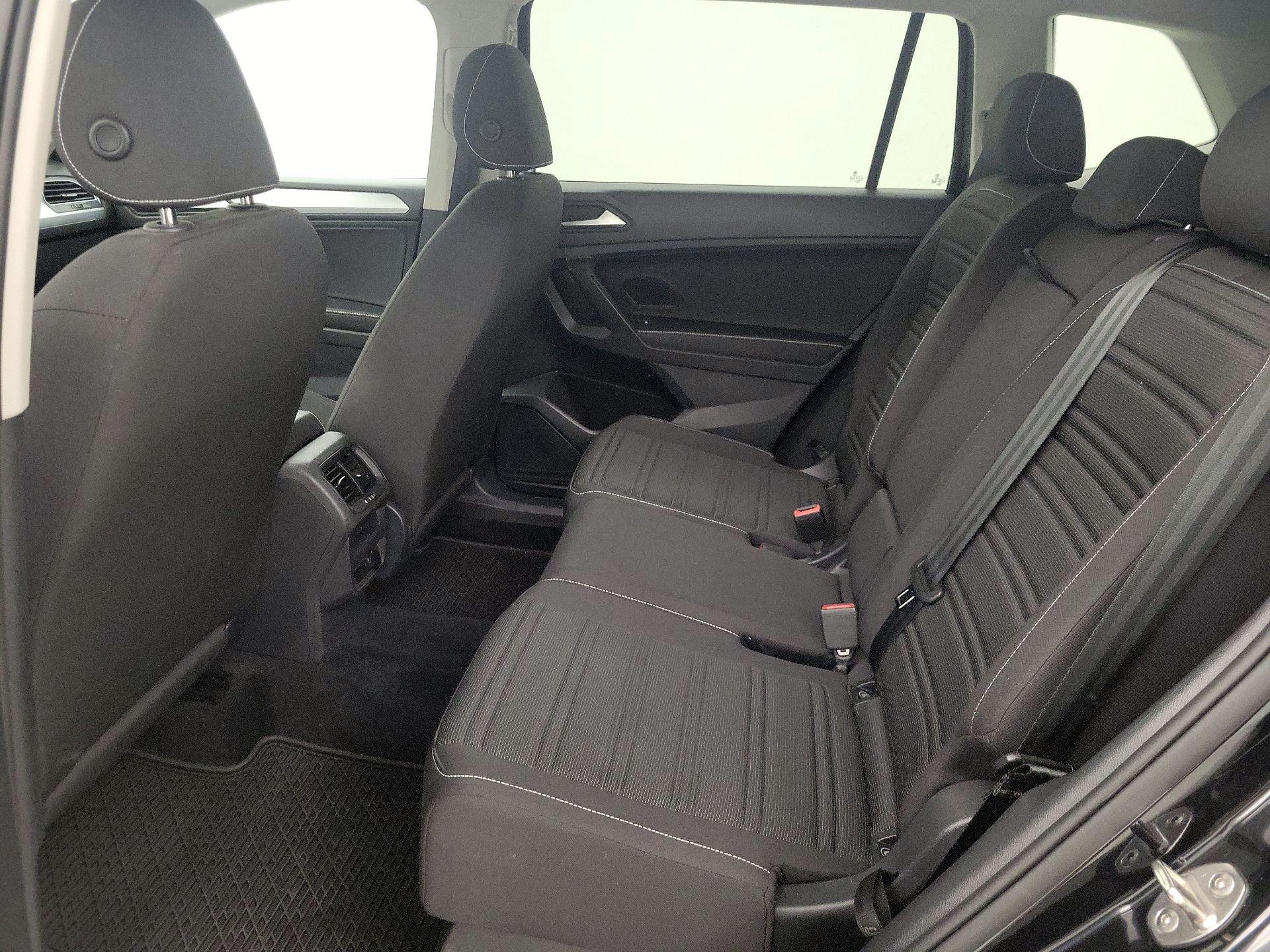 Thumbnail: 2022 Volkswagen Tiguan - 19