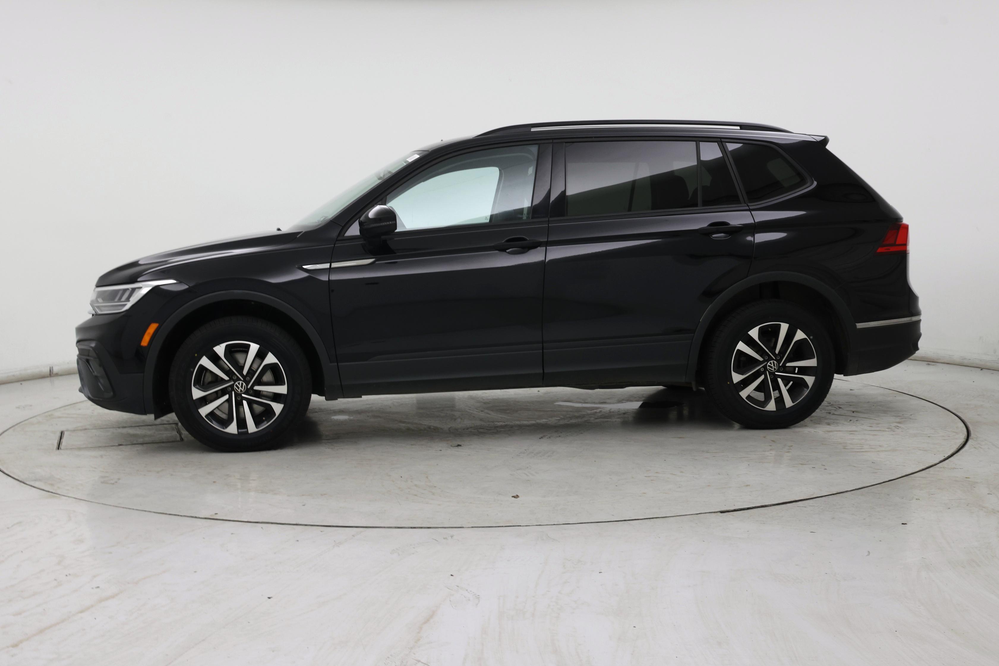 Thumbnail: 2022 Volkswagen Tiguan - 3