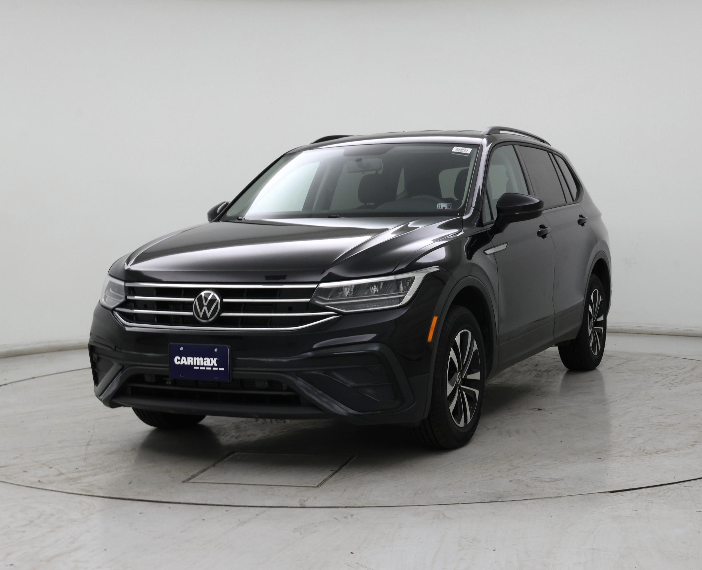 Thumbnail: 2022 Volkswagen Tiguan - 4