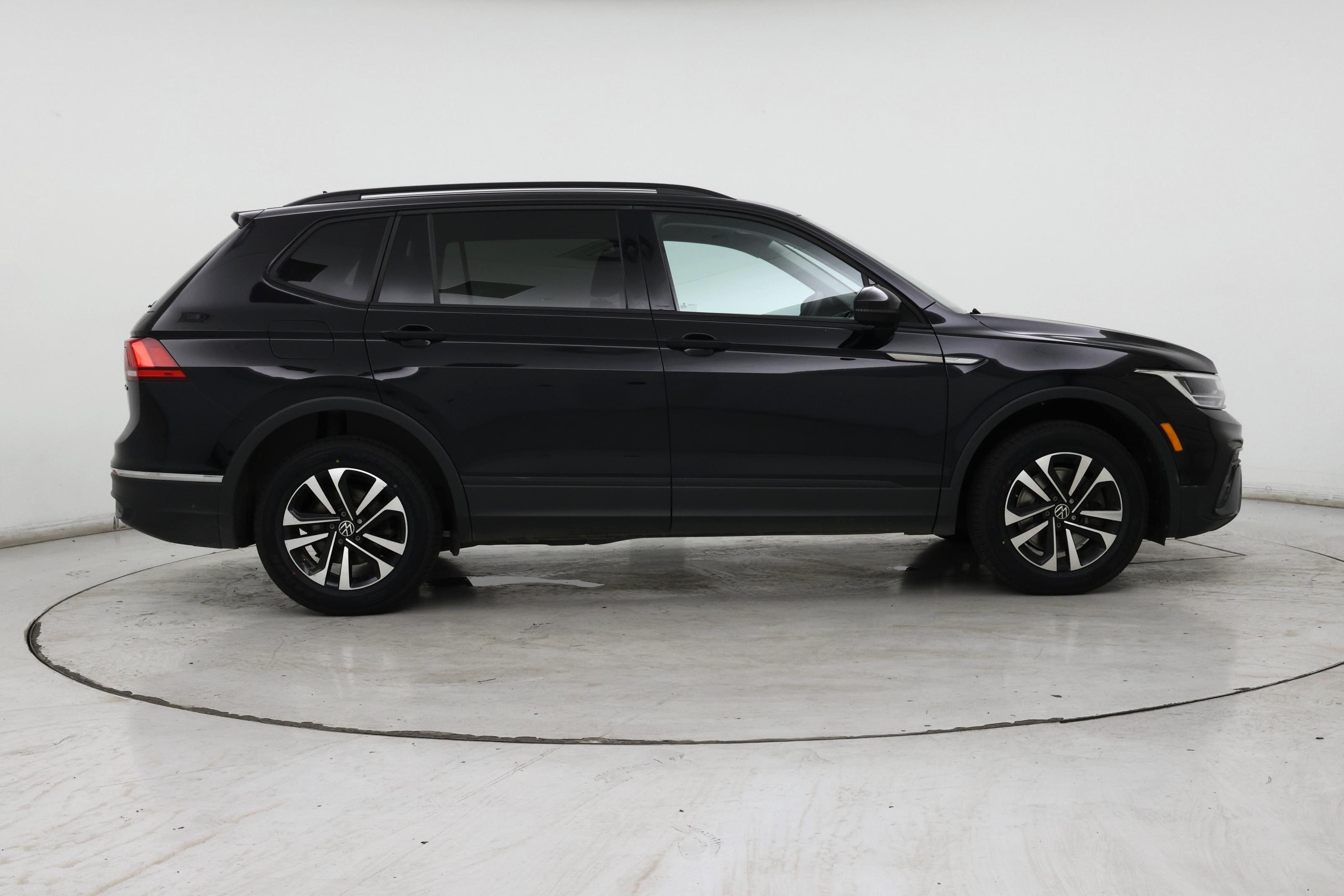 Thumbnail: 2022 Volkswagen Tiguan - 7