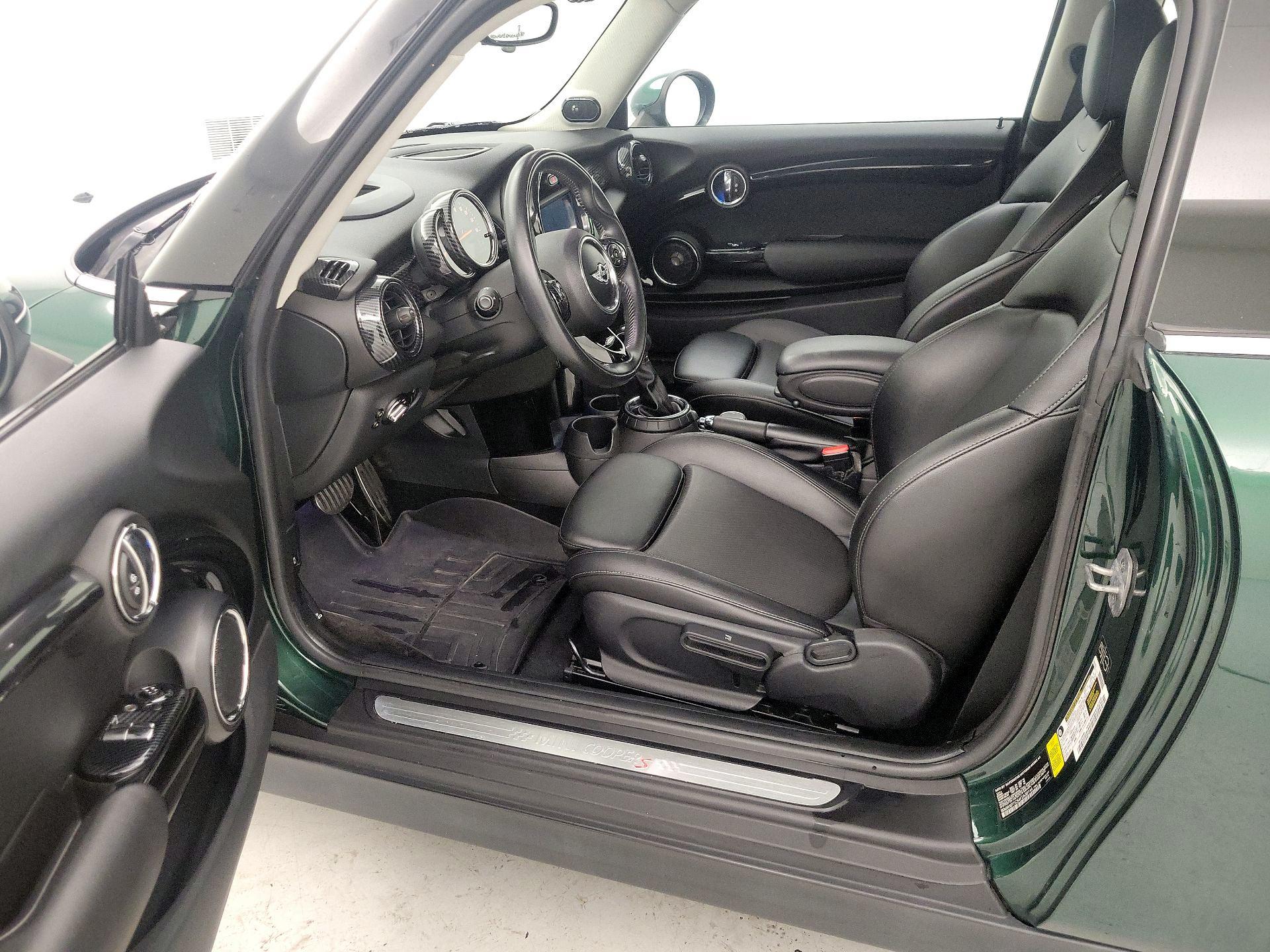 Thumbnail: 2015 MINI Cooper Hardtop - 11