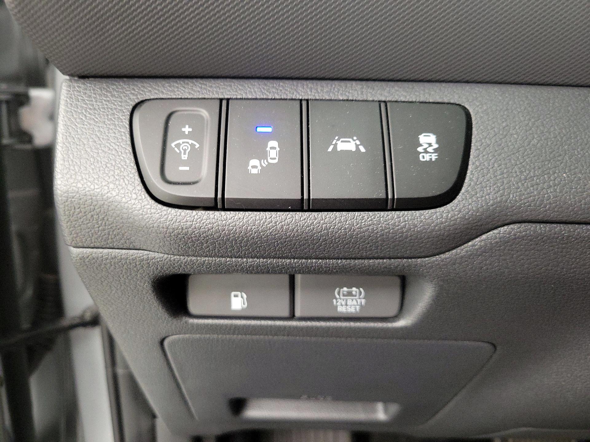 Thumbnail: 2022 Hyundai Ioniq - 13