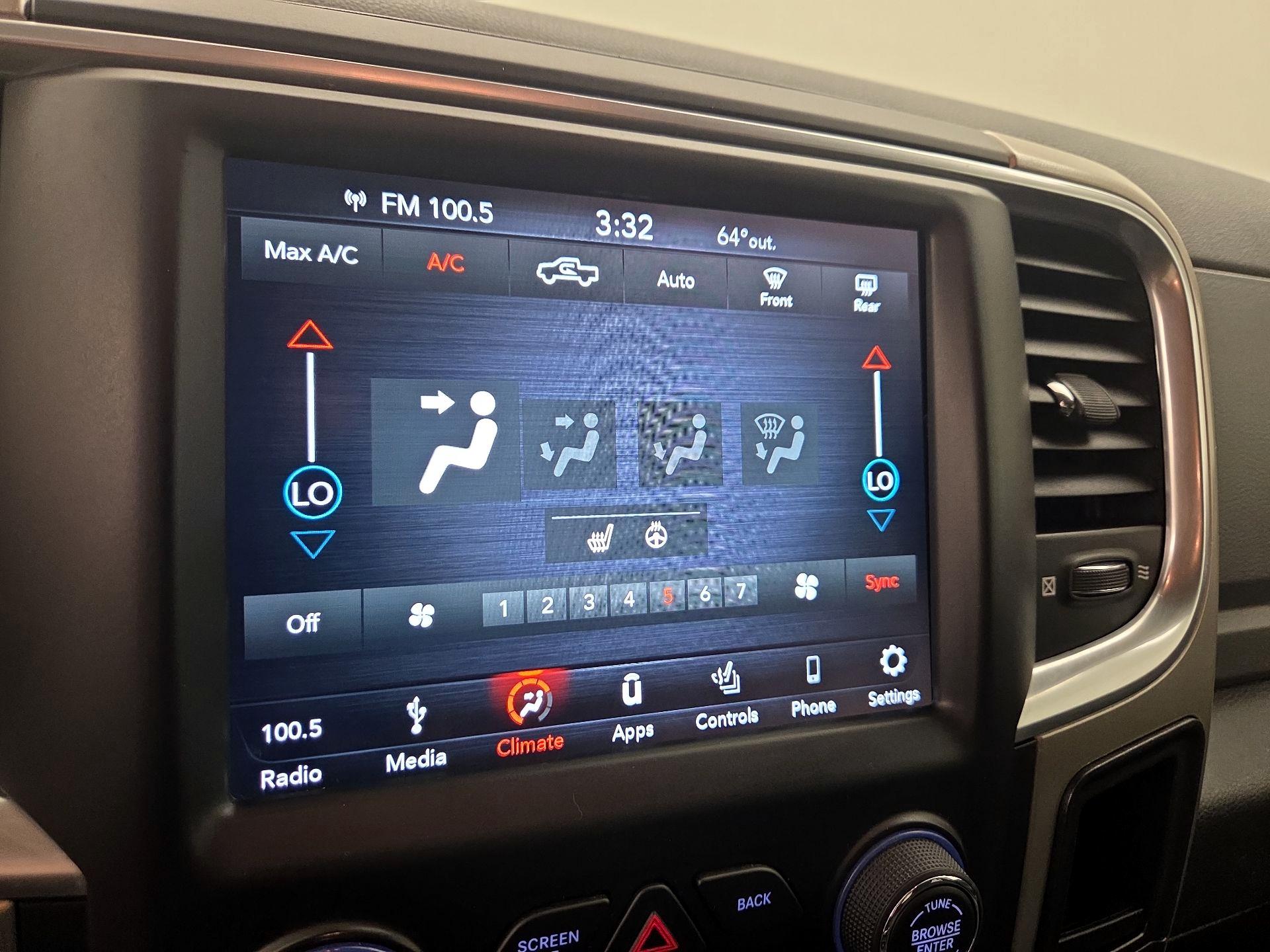 Thumbnail: 2019 RAM 1500 Classic - 16