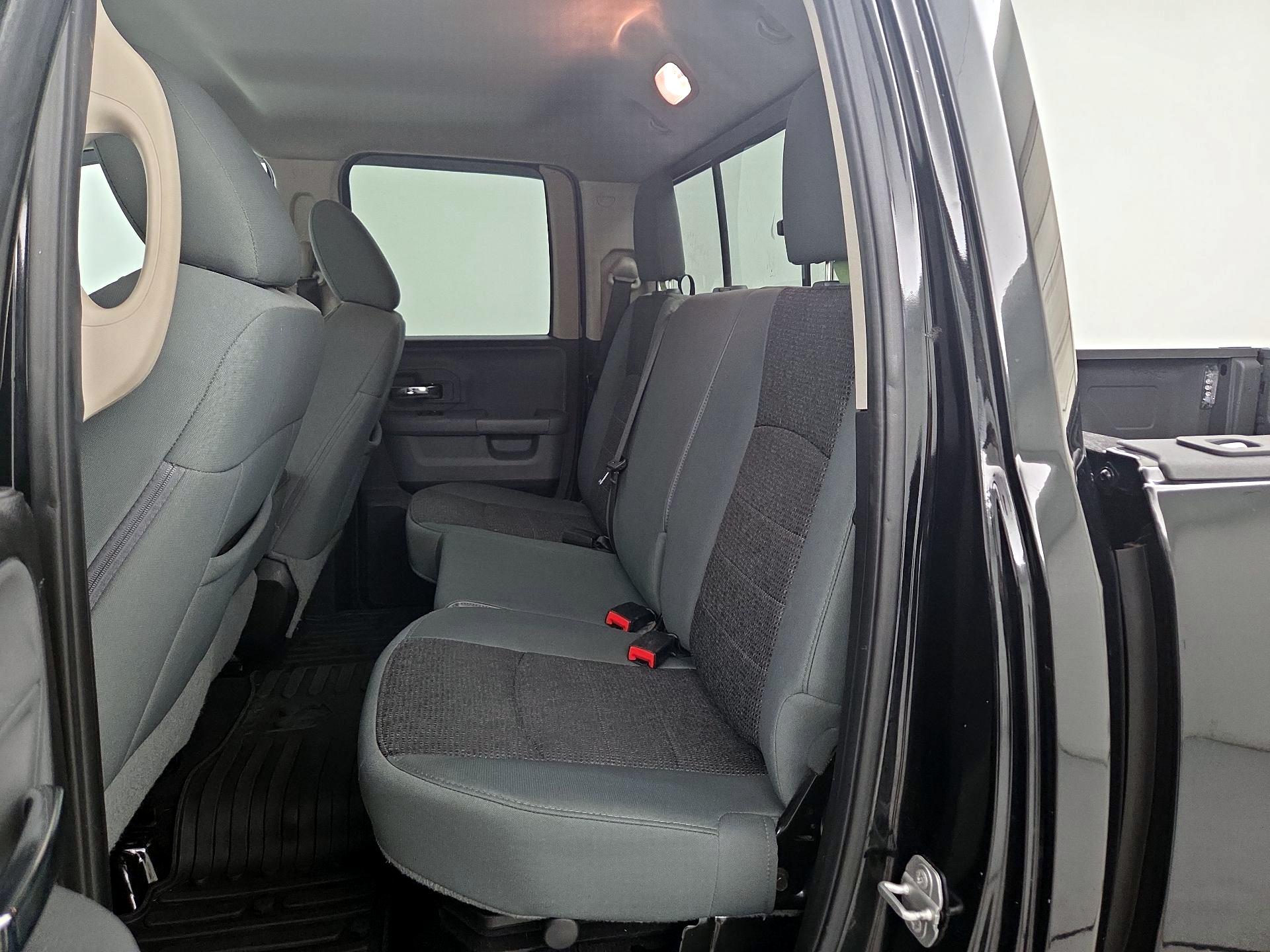 Thumbnail: 2019 RAM 1500 Classic - 19