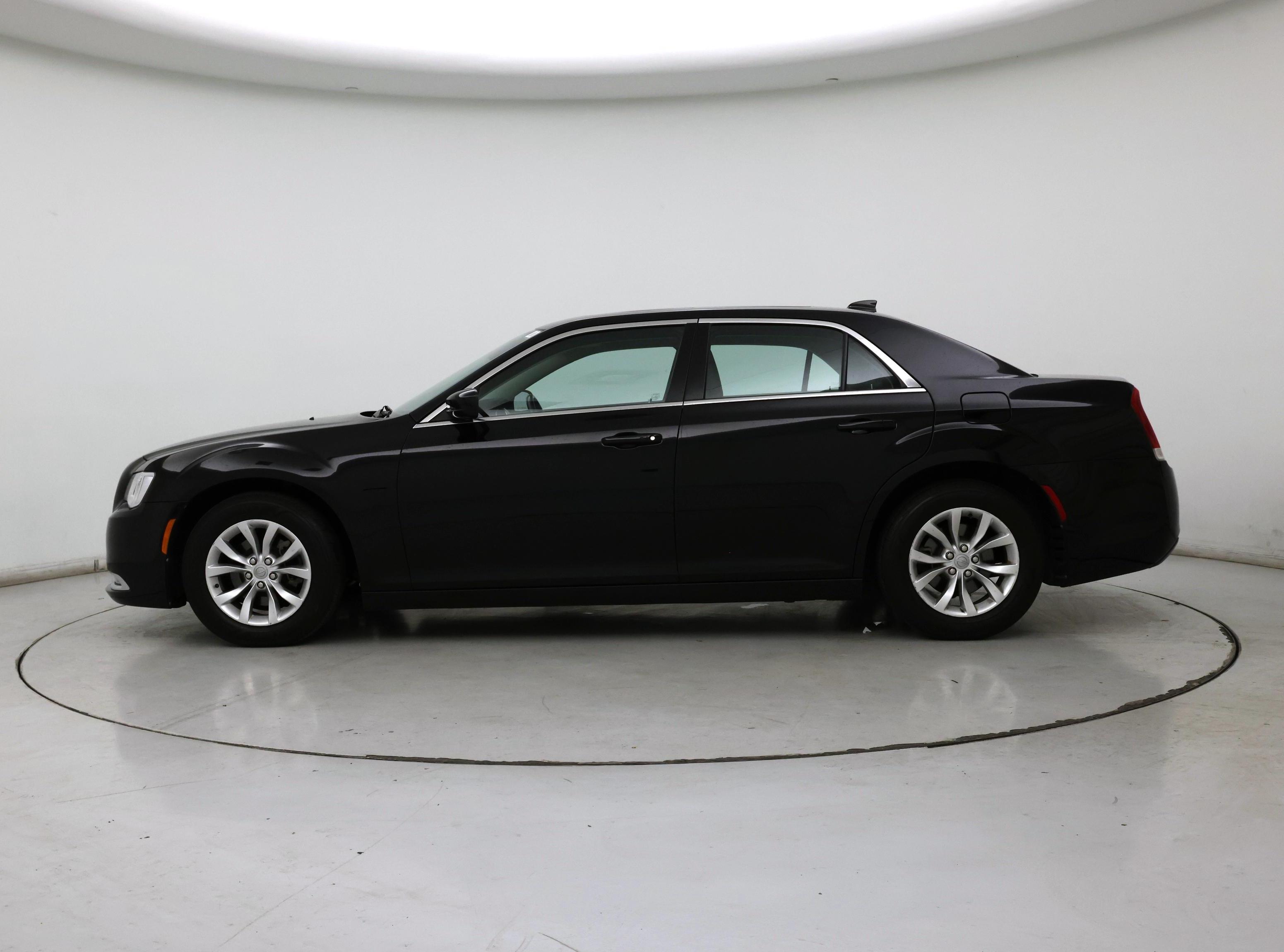 Thumbnail: 2016 Chrysler 300 - 3