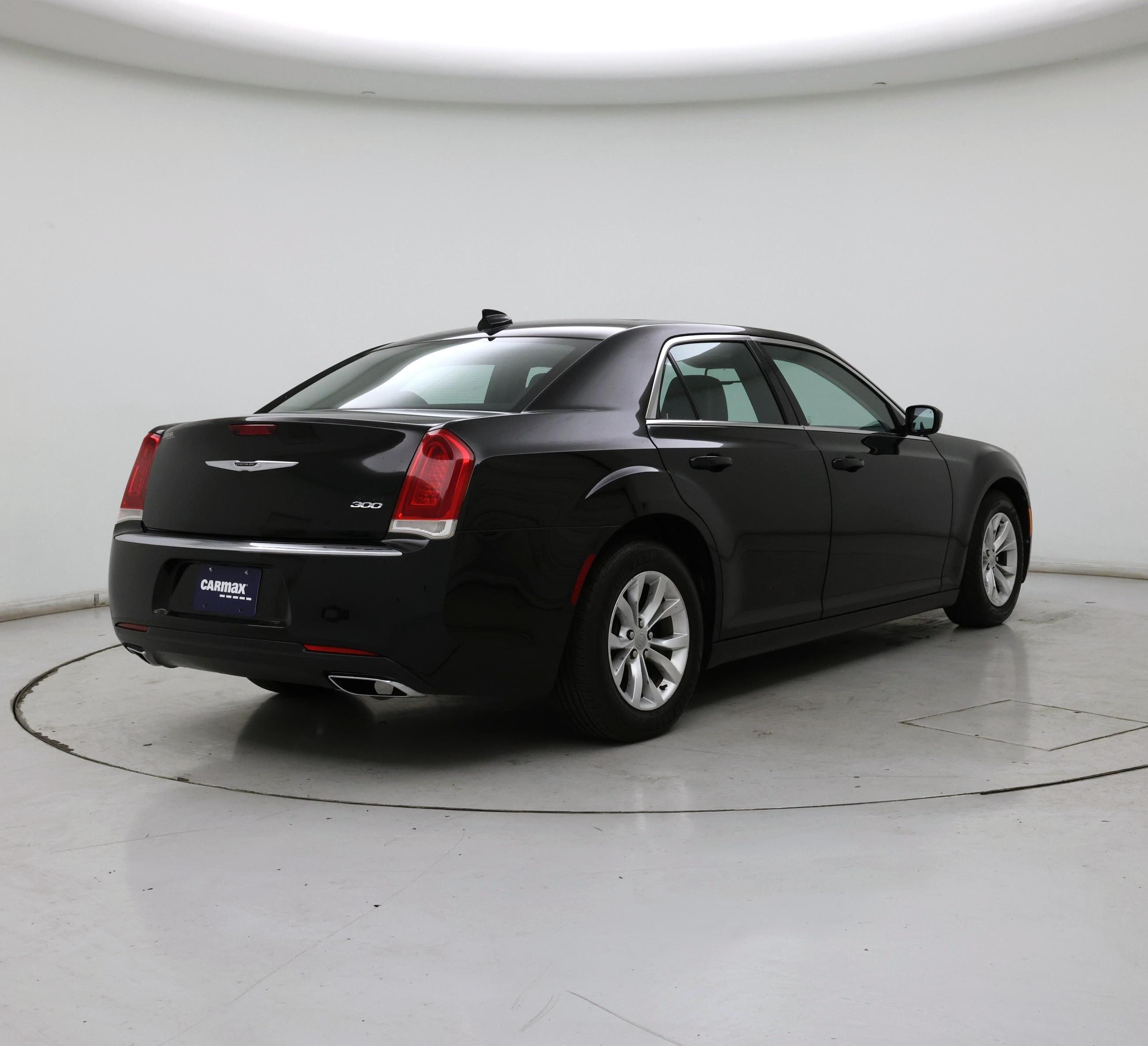 Thumbnail: 2016 Chrysler 300 - 8