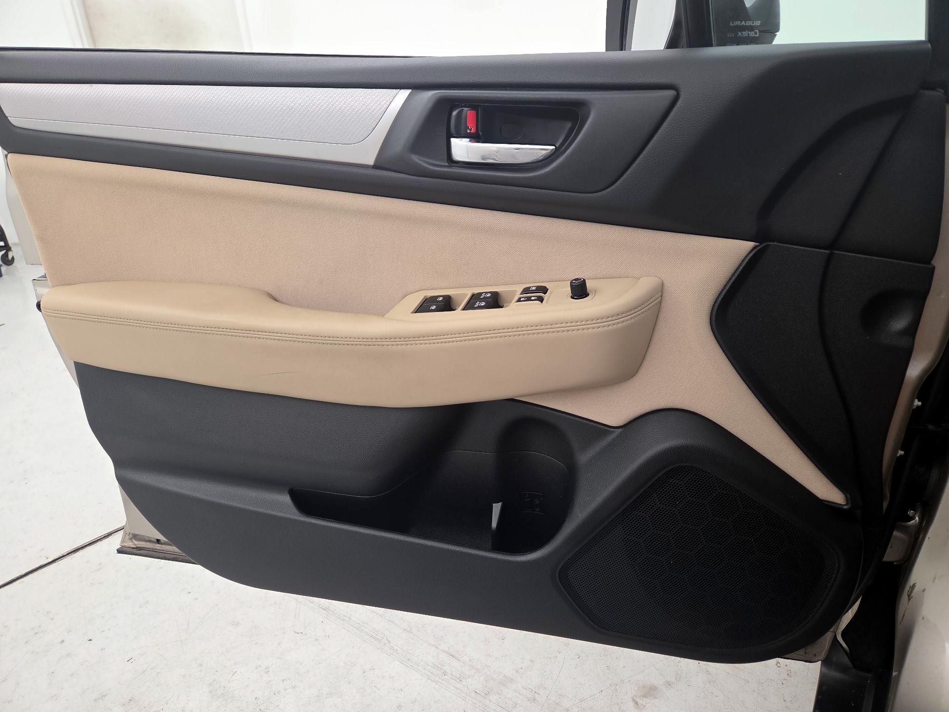 Thumbnail: 2015 Subaru Outback - 12