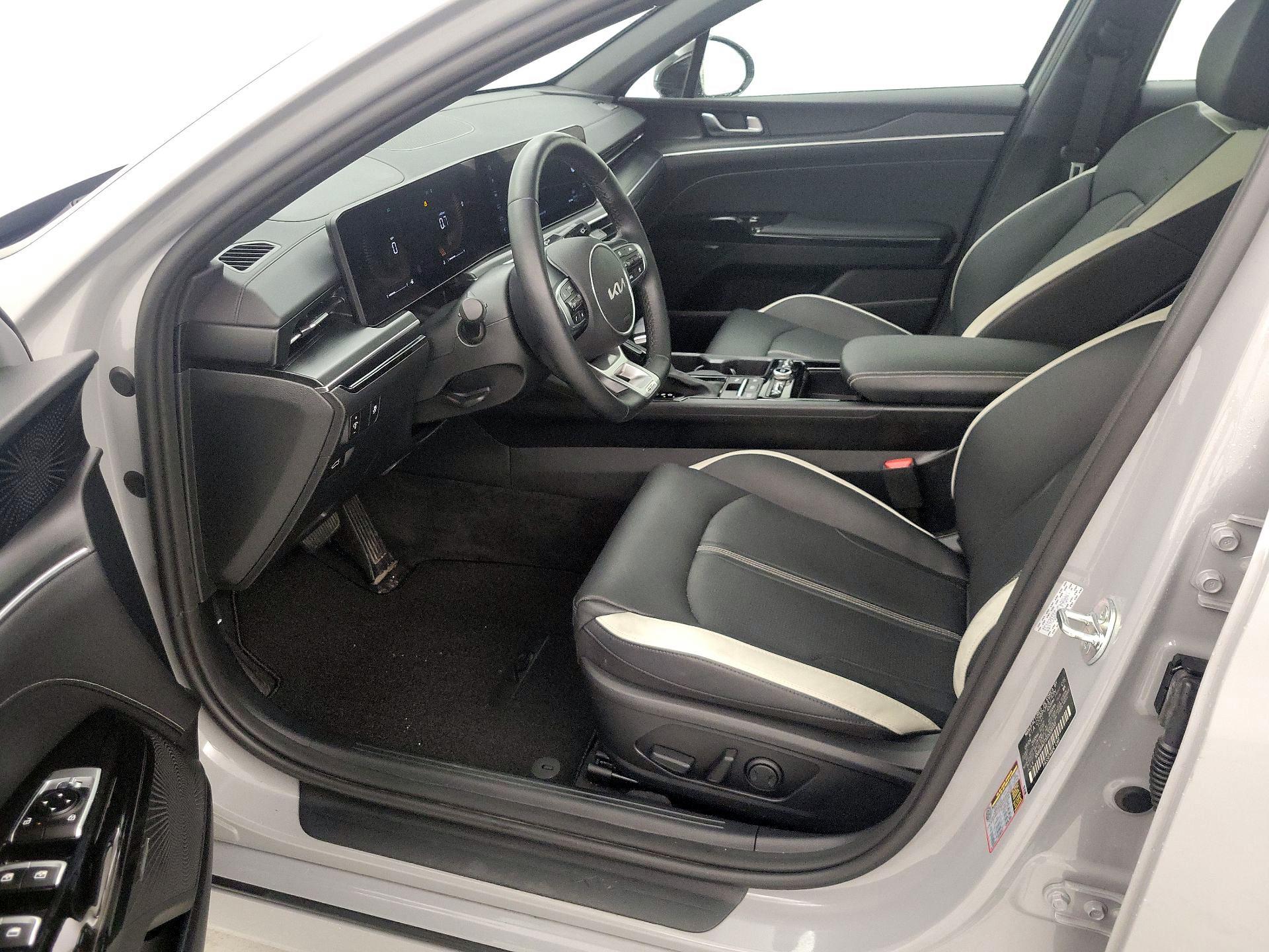 Thumbnail: 2025 Kia K5 - 11
