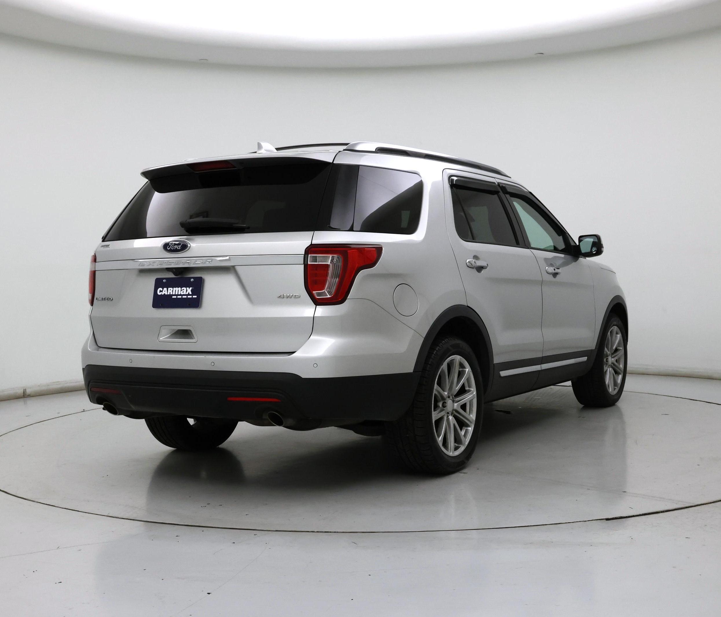 Thumbnail: 2017 Ford Explorer - 8