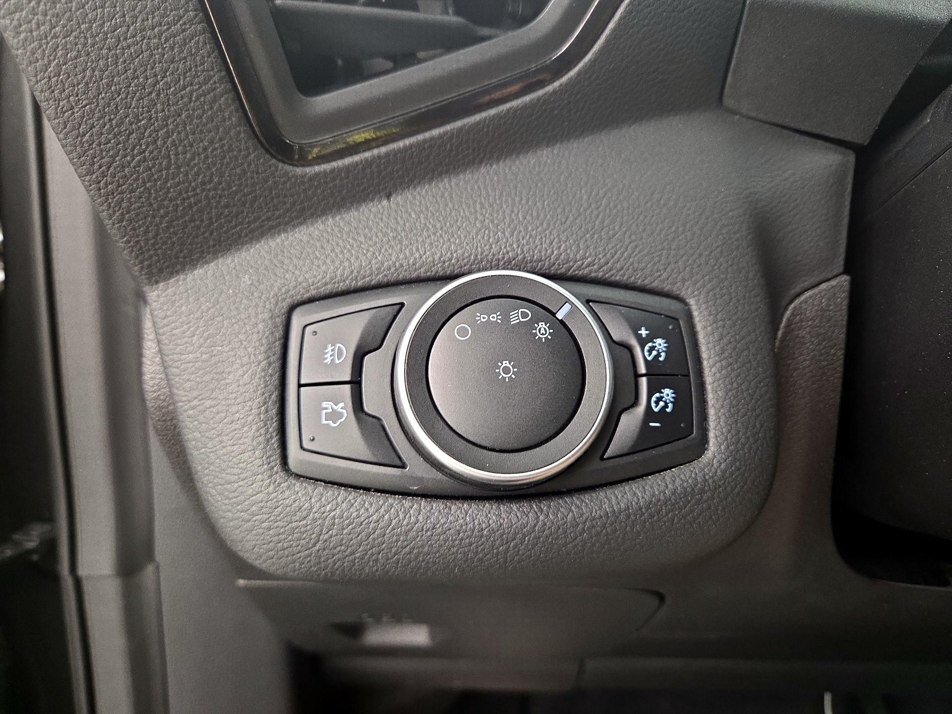 Thumbnail: 2016 Ford Escape - 13