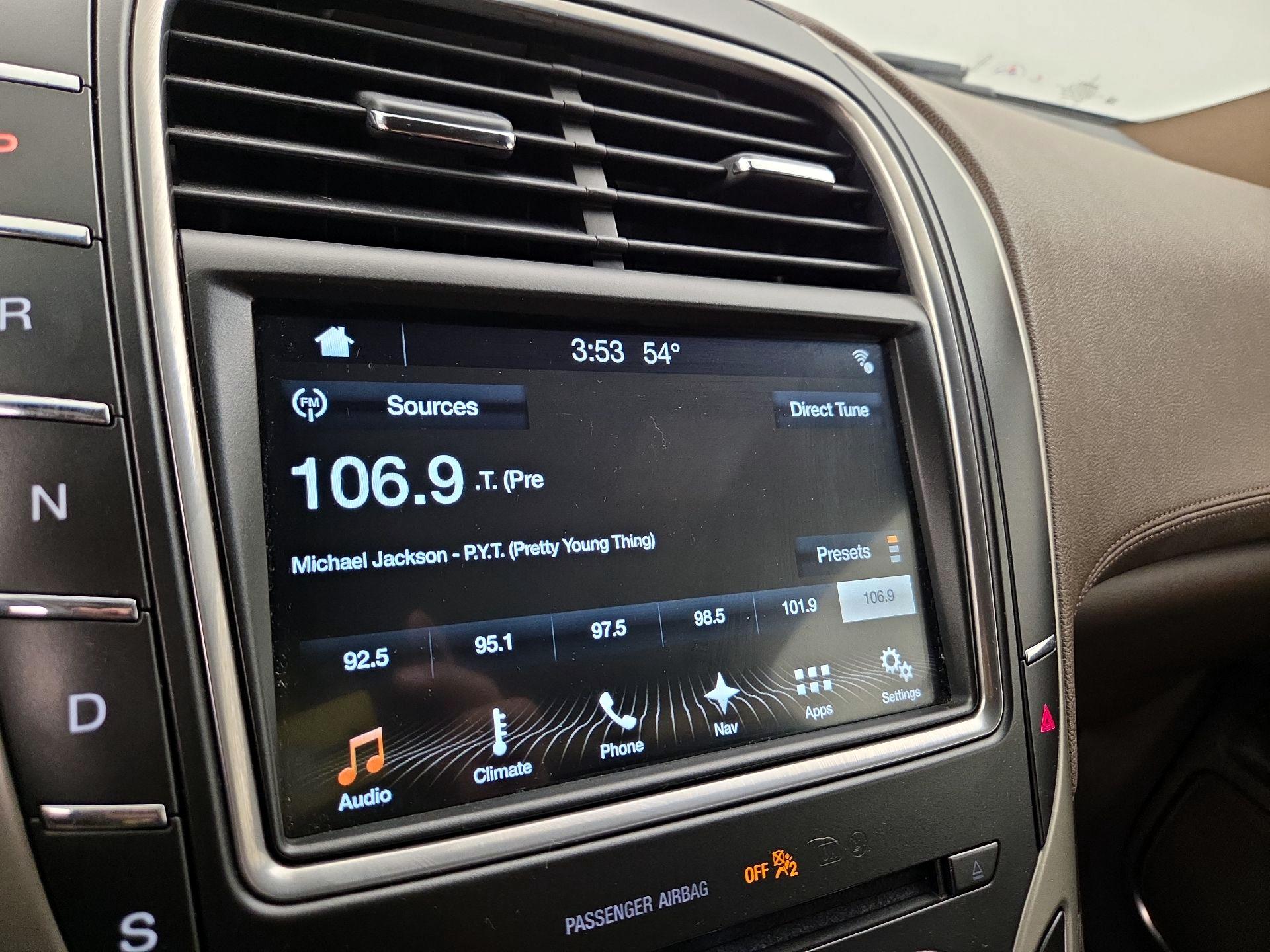 Thumbnail: 2017 Lincoln MKX - 16