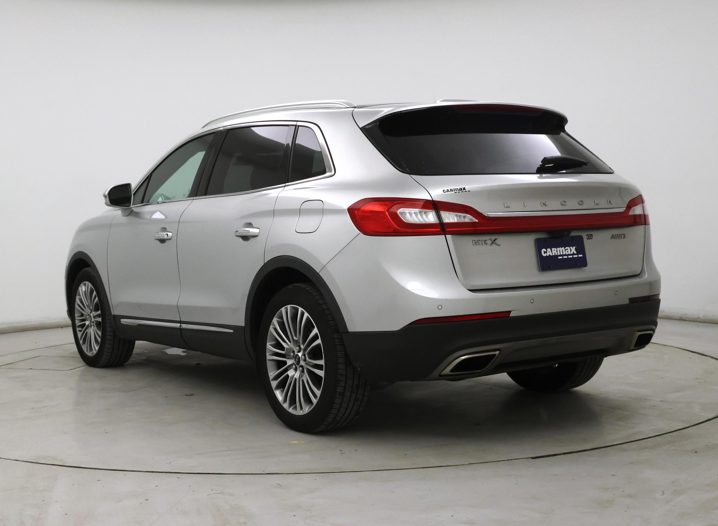 Thumbnail: 2017 Lincoln MKX - 2
