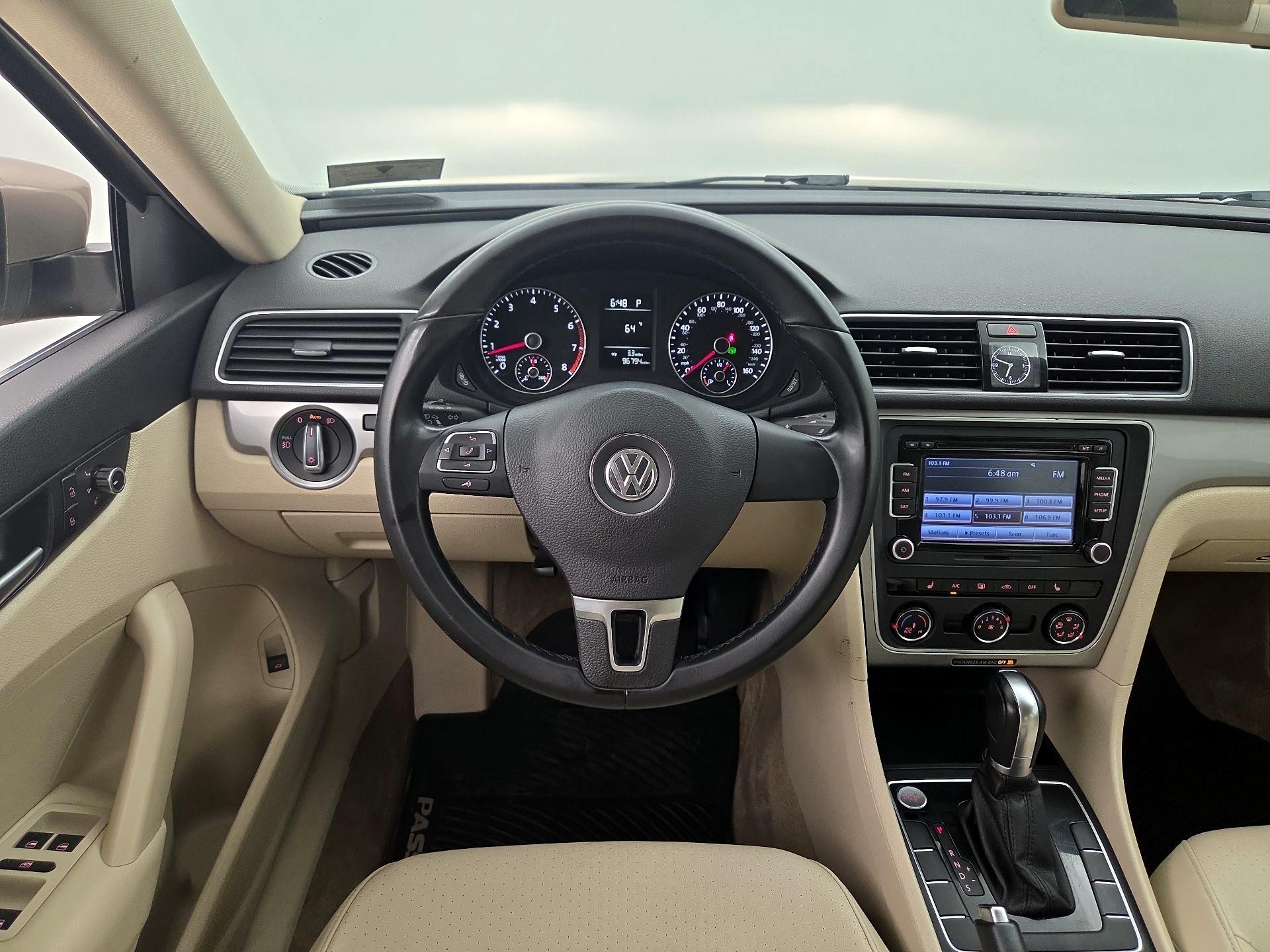 Thumbnail: 2015 Volkswagen Passat - 10