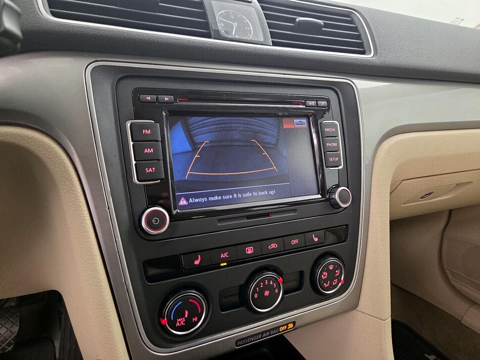 Thumbnail: 2015 Volkswagen Passat - 14