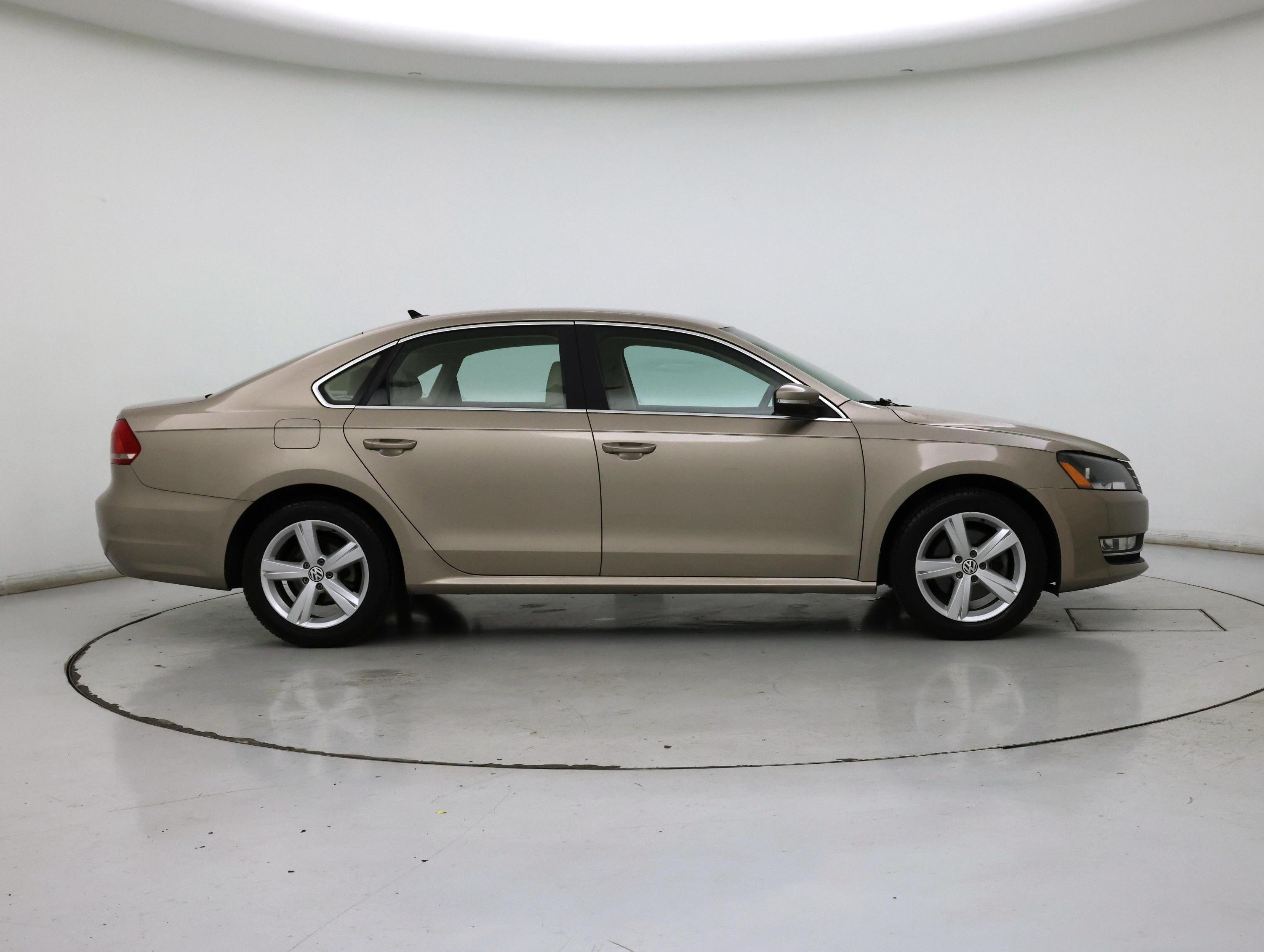 Thumbnail: 2015 Volkswagen Passat - 7
