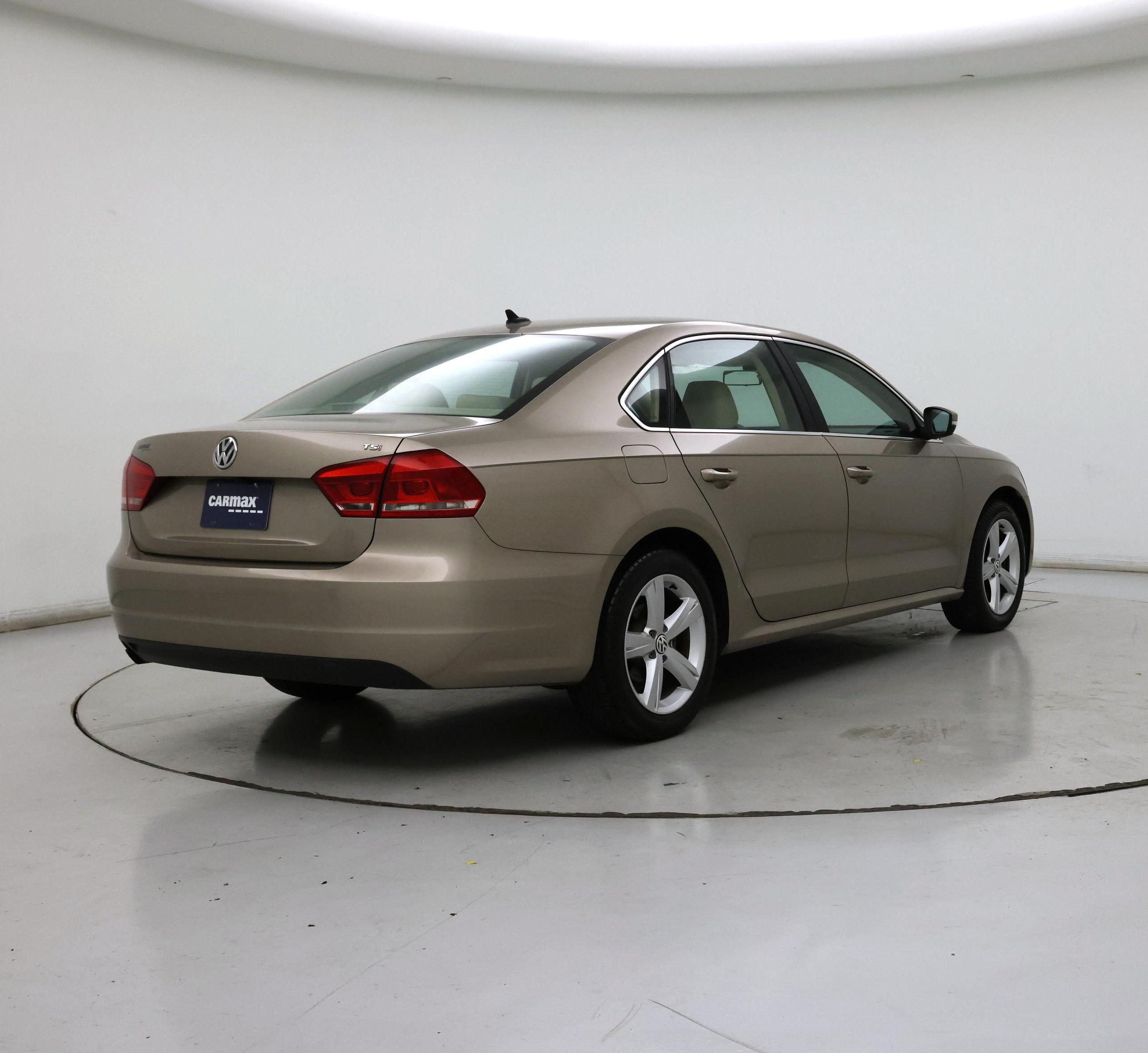 Thumbnail: 2015 Volkswagen Passat - 8