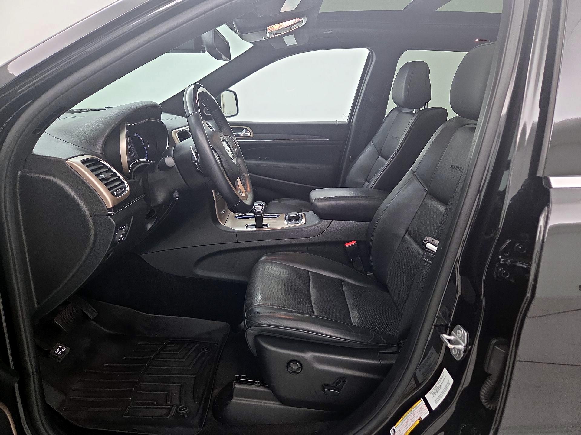 Thumbnail: 2015 Jeep Grand Cherokee - 11