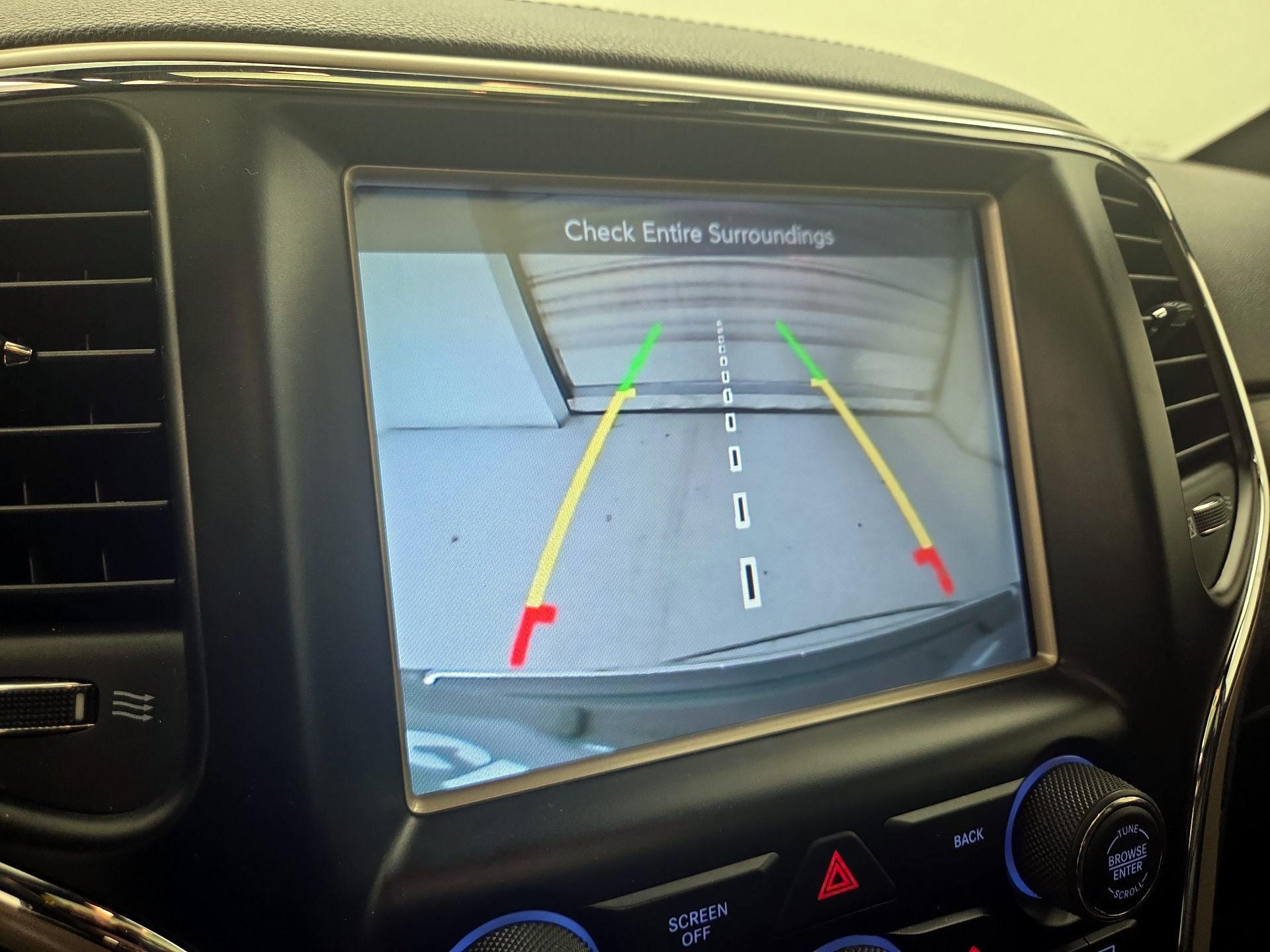 Thumbnail: 2015 Jeep Grand Cherokee - 15