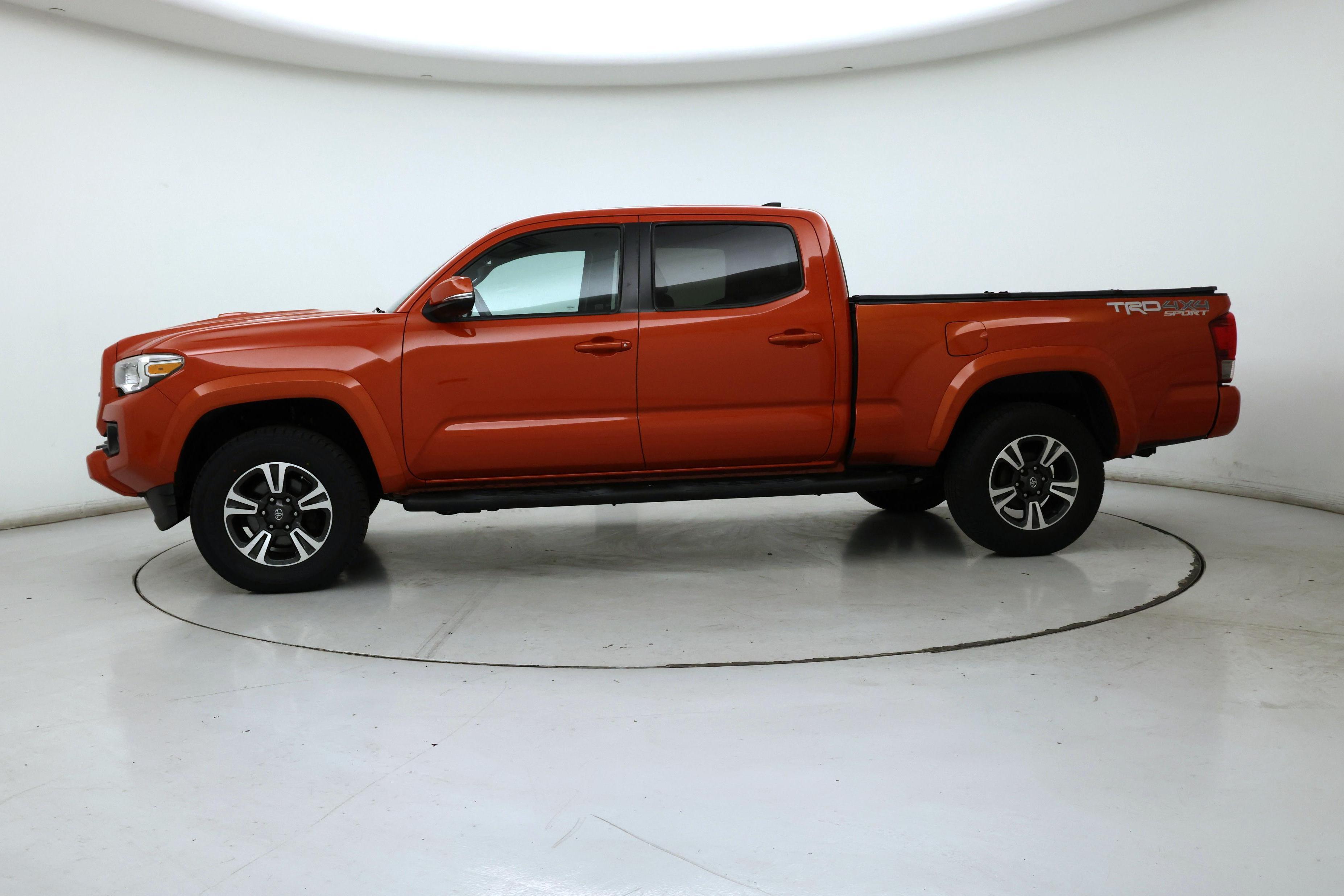 Thumbnail: 2017 Toyota Tacoma - 3
