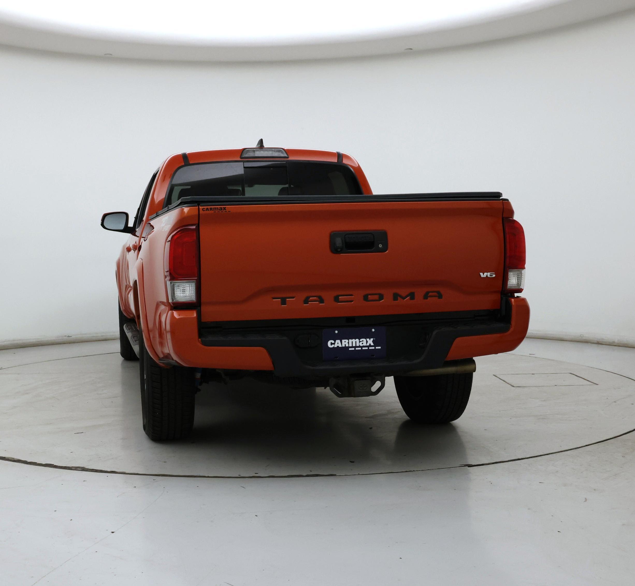 Thumbnail: 2017 Toyota Tacoma - 6