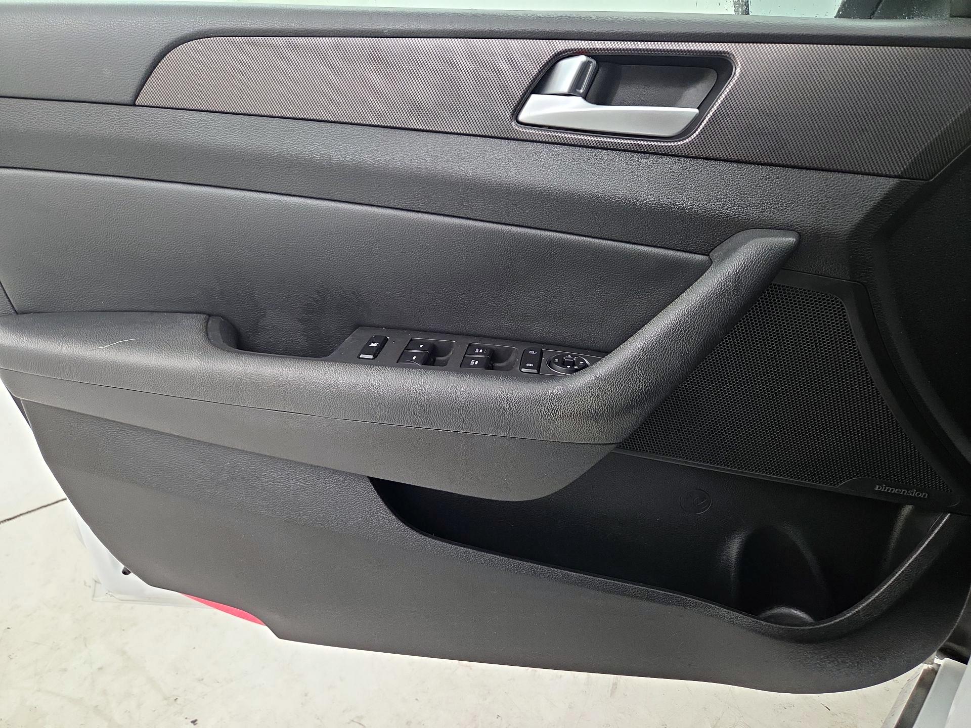 Thumbnail: 2015 Hyundai Sonata - 12