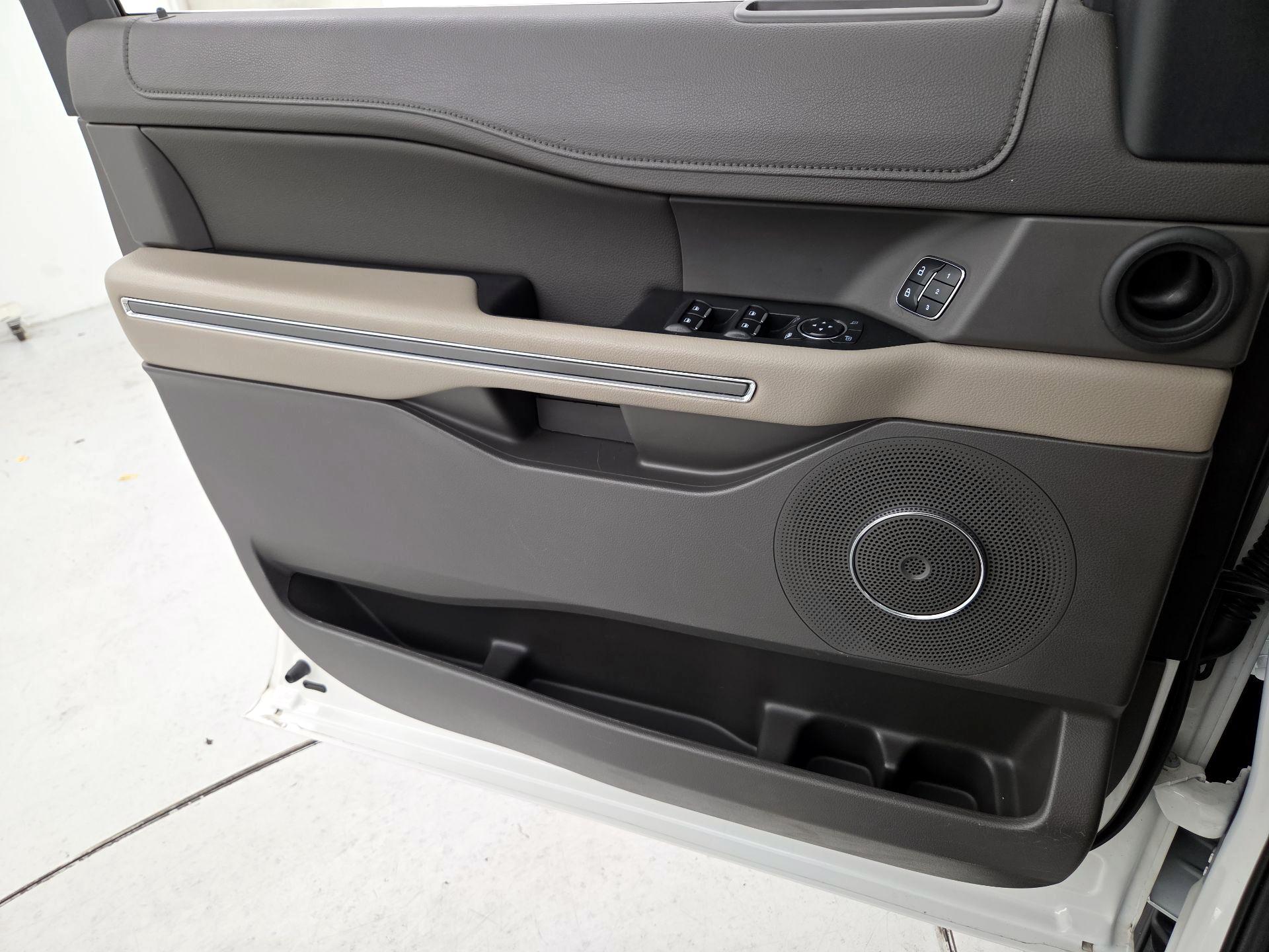 Thumbnail: 2020 Ford Expedition - 12