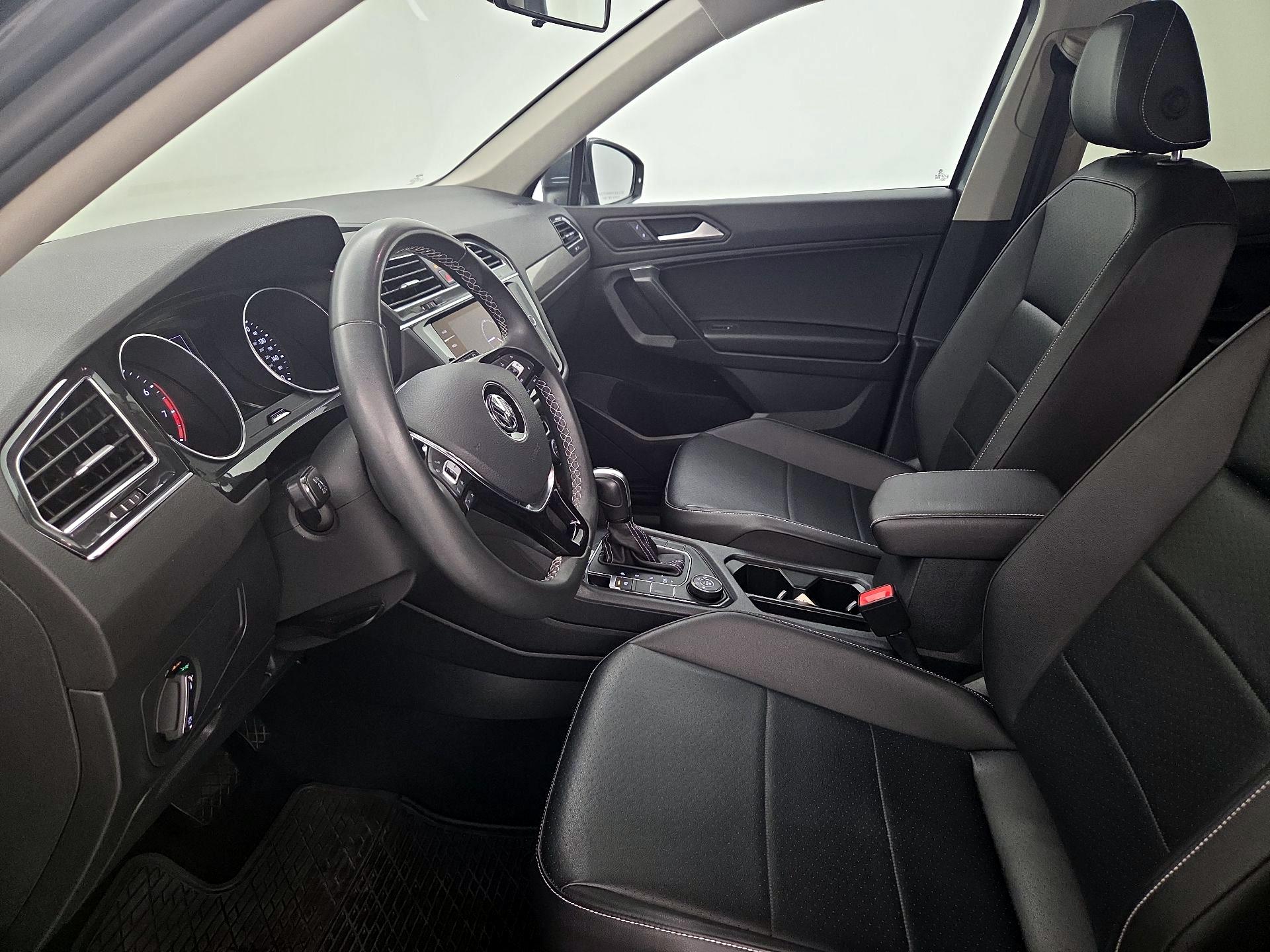 Thumbnail: 2021 Volkswagen Tiguan - 11