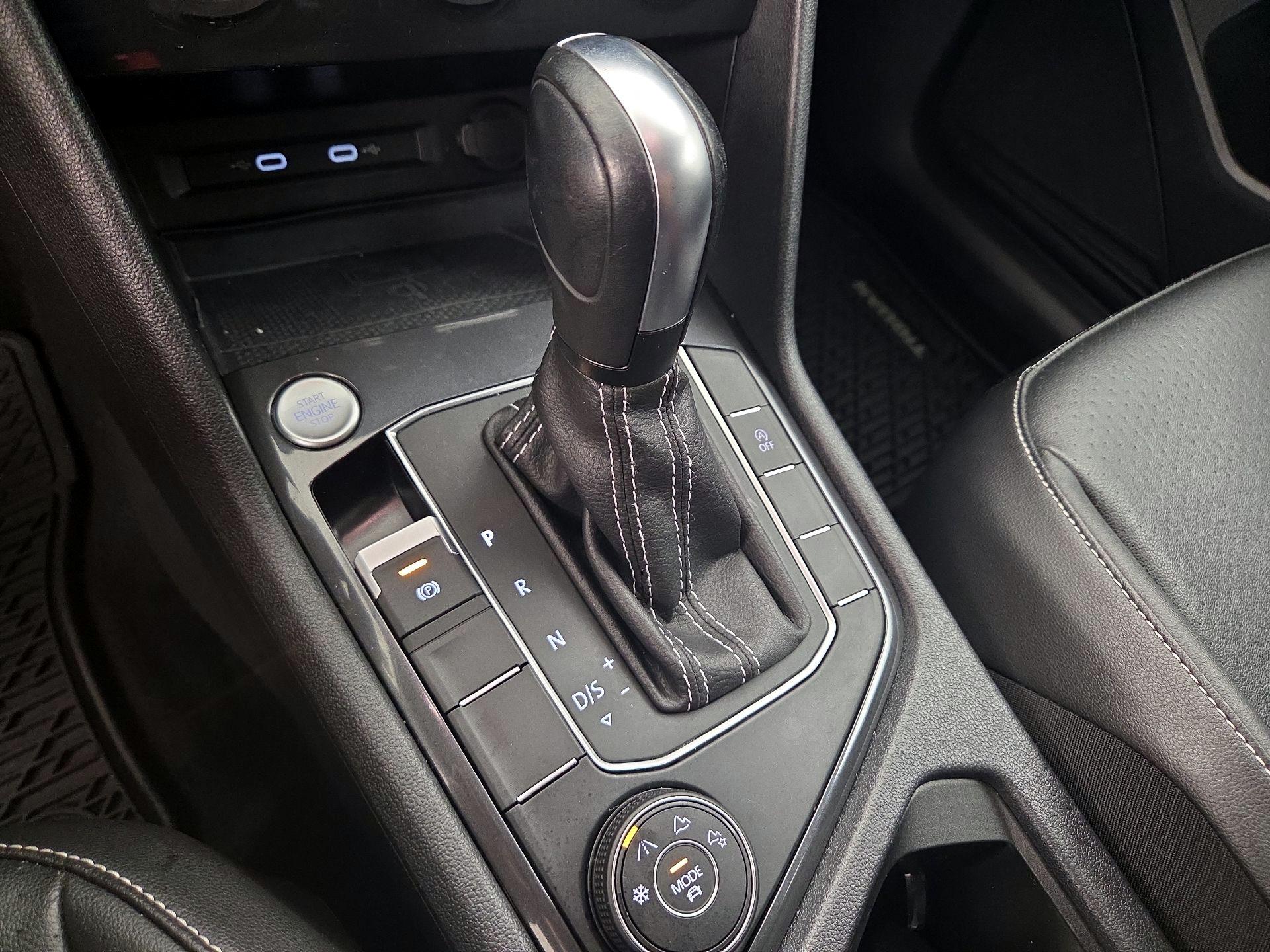 Thumbnail: 2021 Volkswagen Tiguan - 17