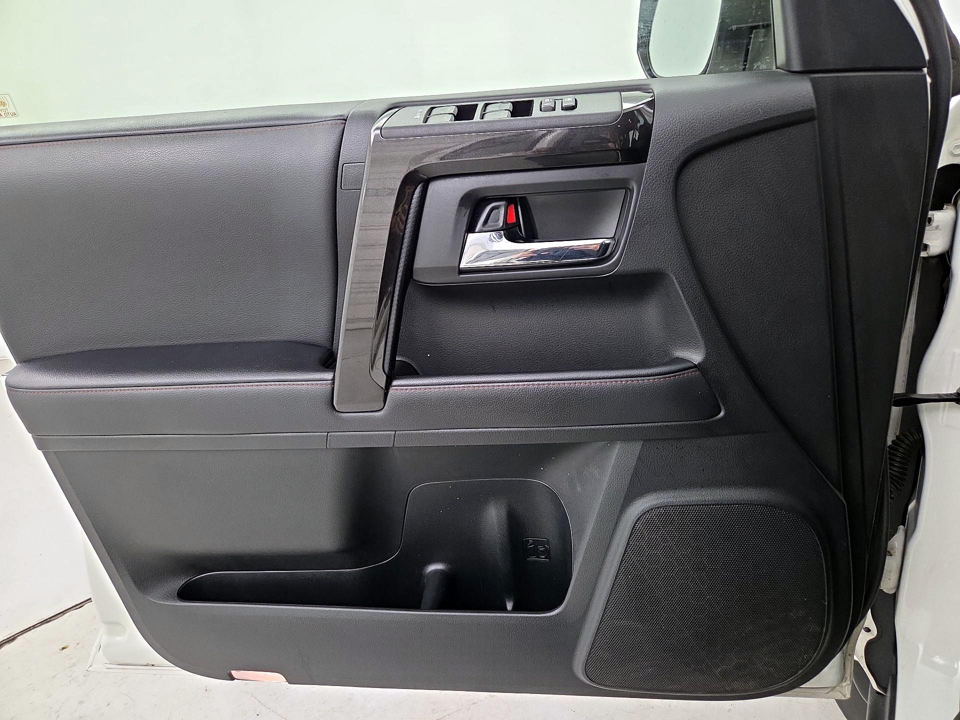 Thumbnail: 2020 Toyota 4Runner - 12